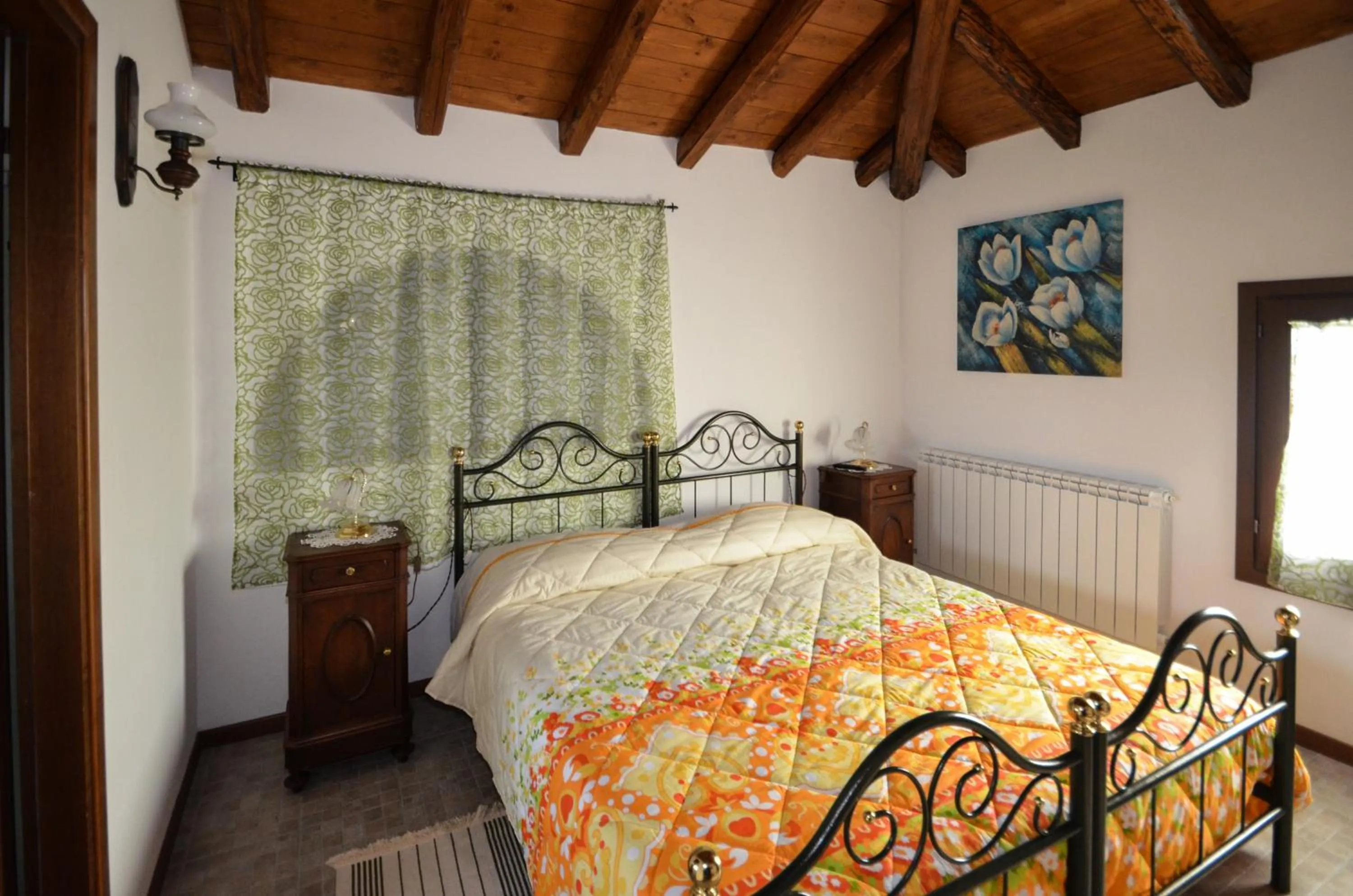 Bed in Chiaro di Luna