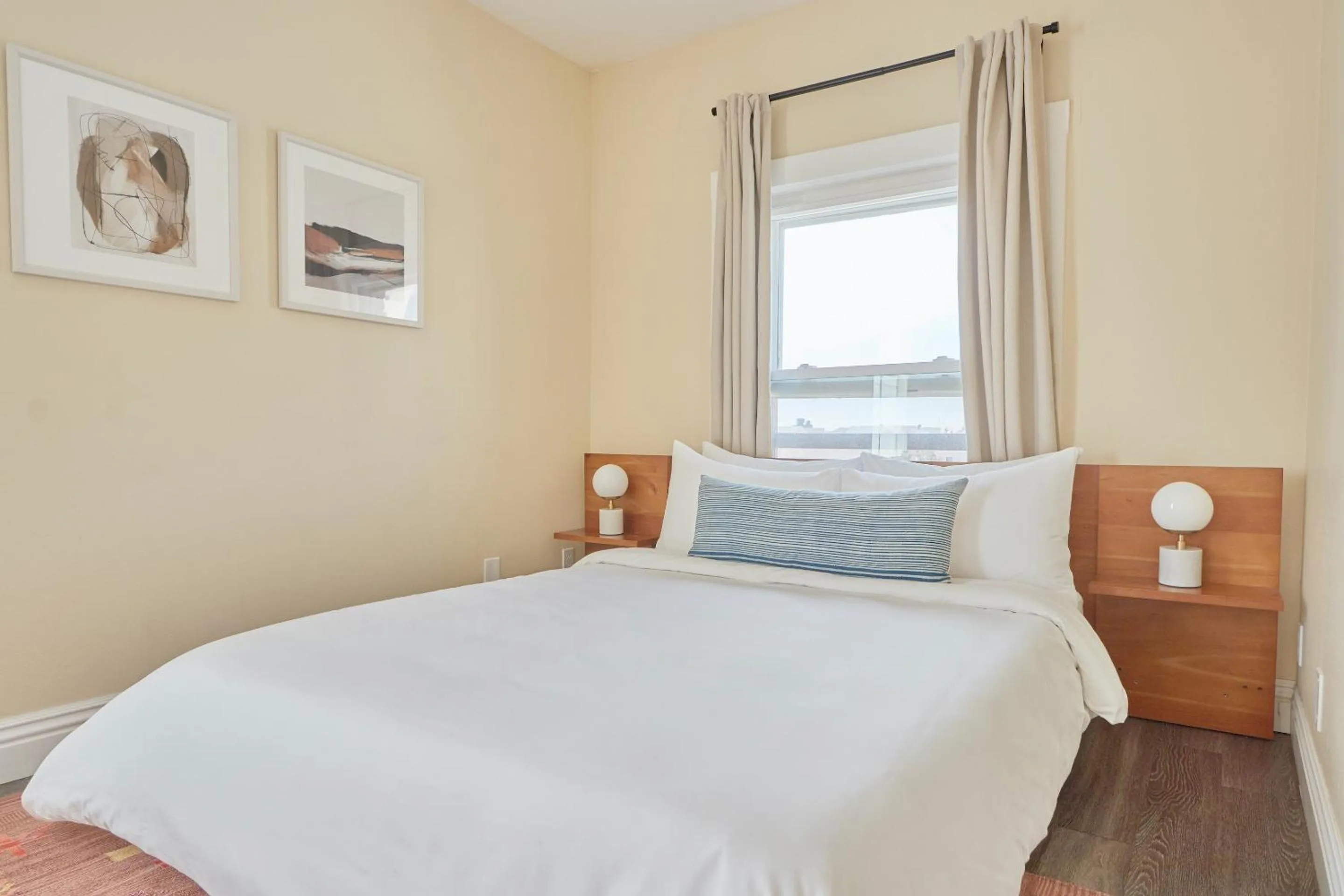 Bed in Kasa Gaslamp Quarter San Diego