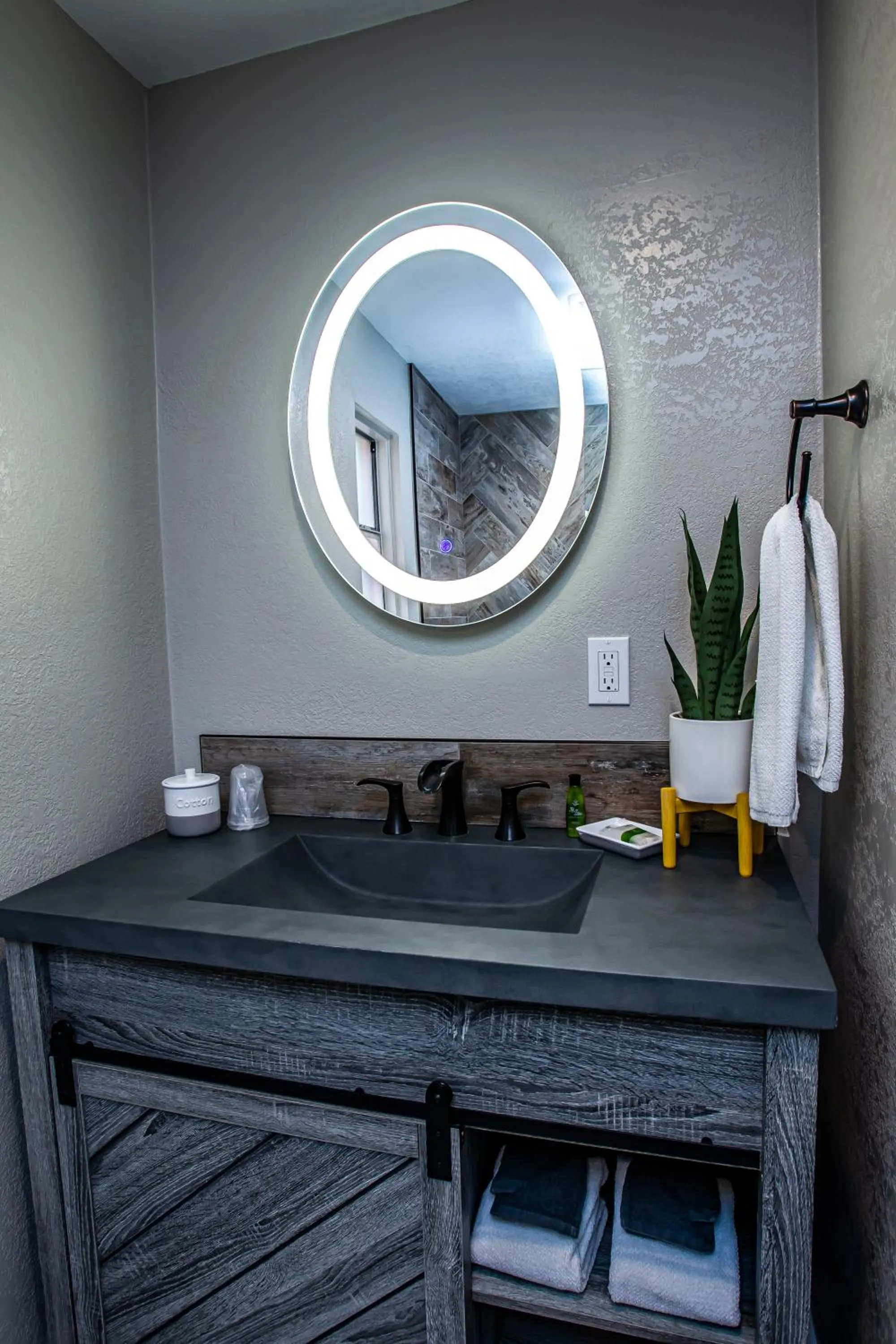 Bathroom in Hotel California