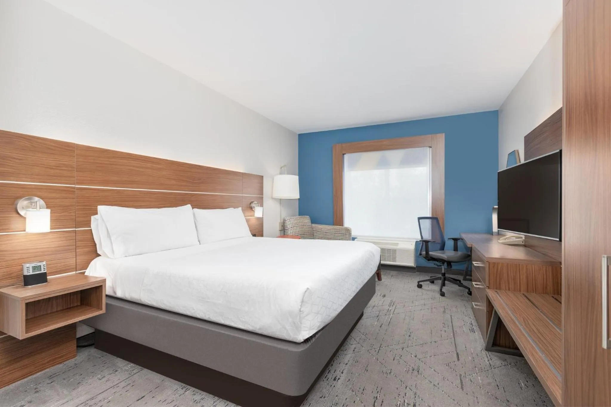 Photo of the whole room, Bed in Holiday Inn Express Hotel & Suites Dallas - Grand Prairie I-20 by IHG
