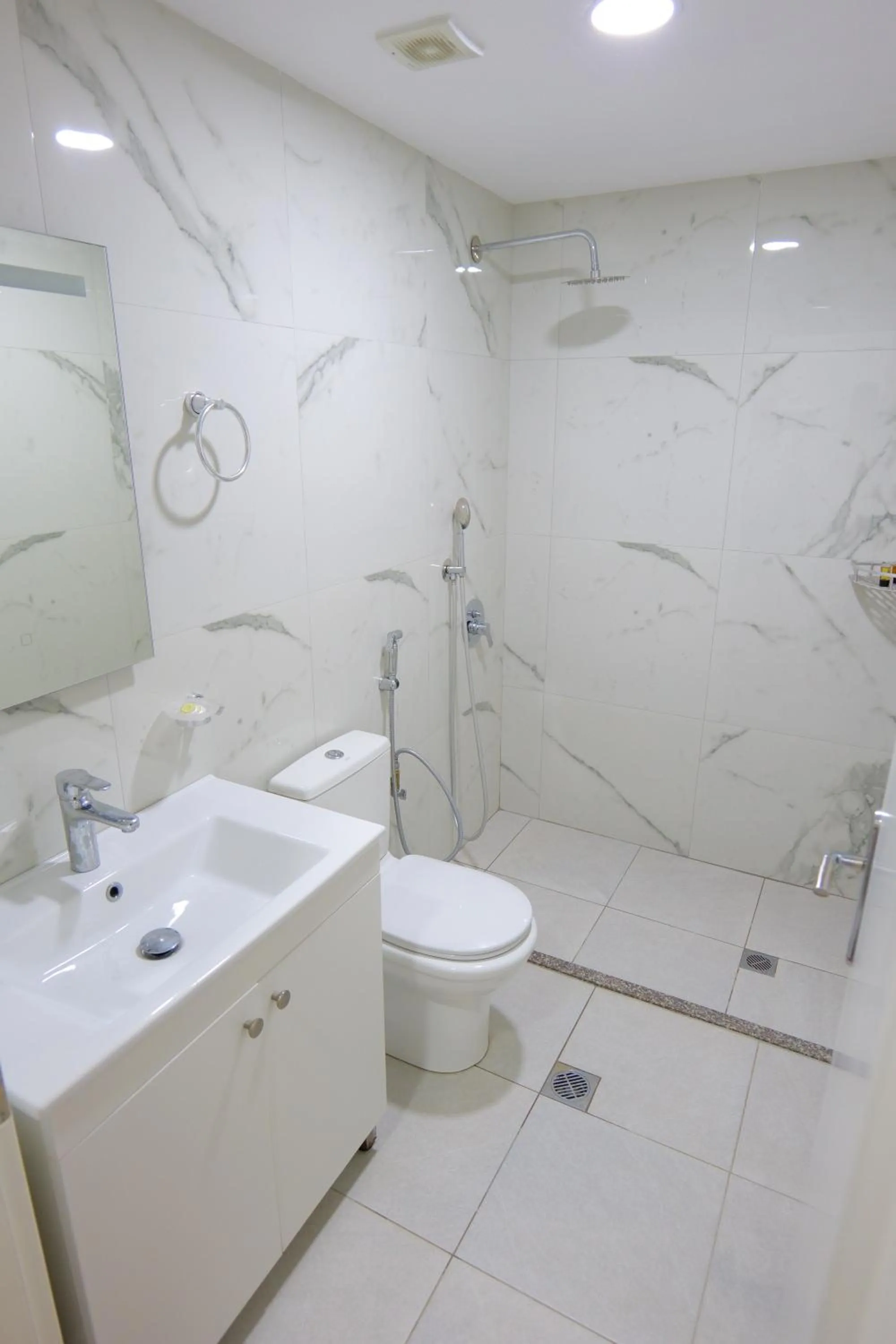 Bathroom in Hotel Vathi