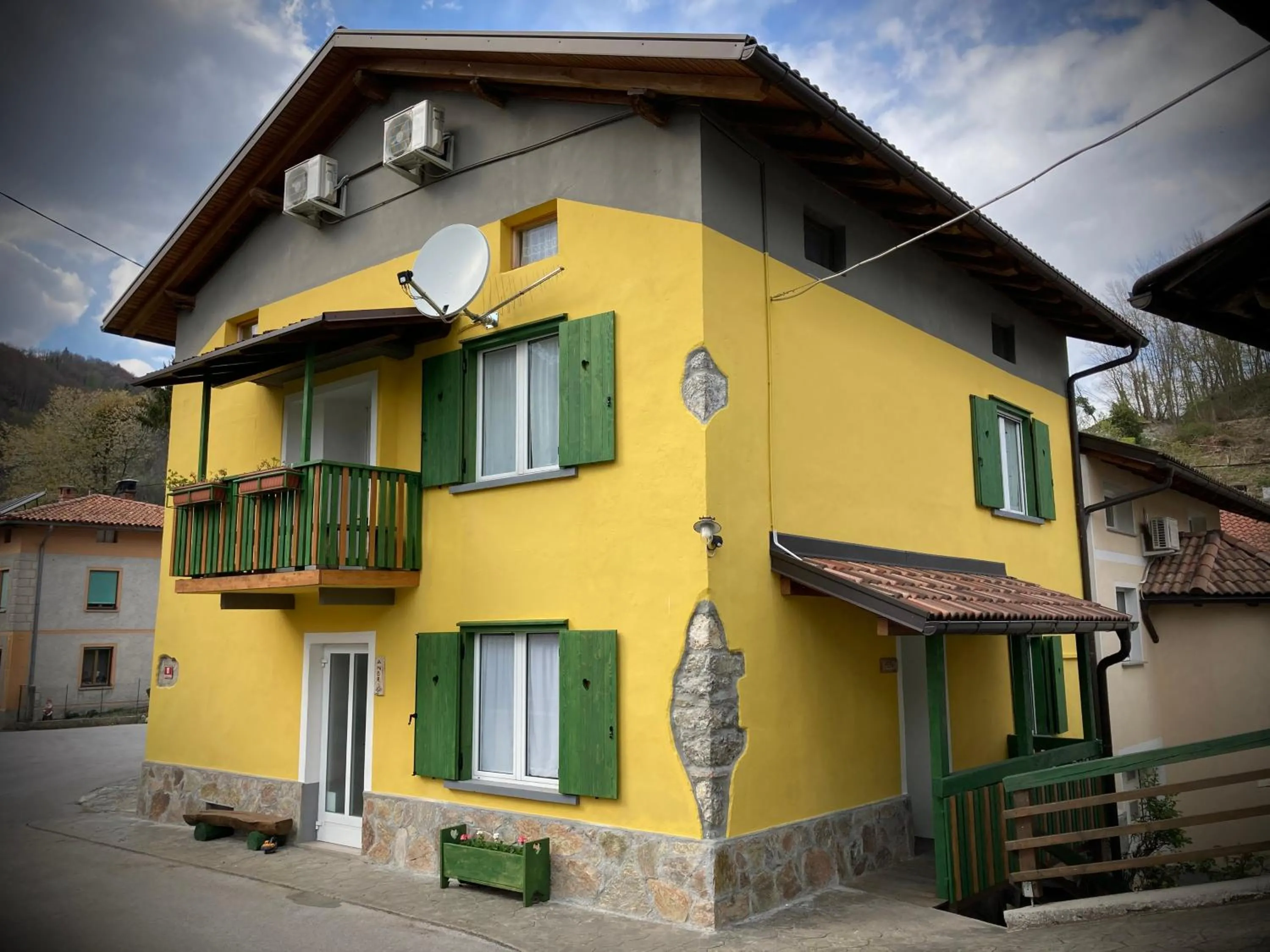 Farmhouse Cvetje