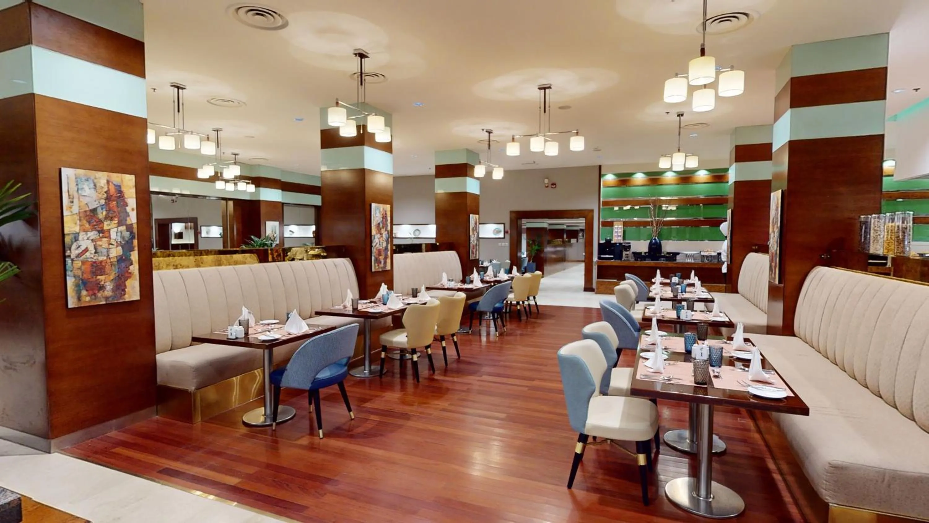 Restaurant/places to eat in Holiday Inn Riyadh Al Qasr by IHG