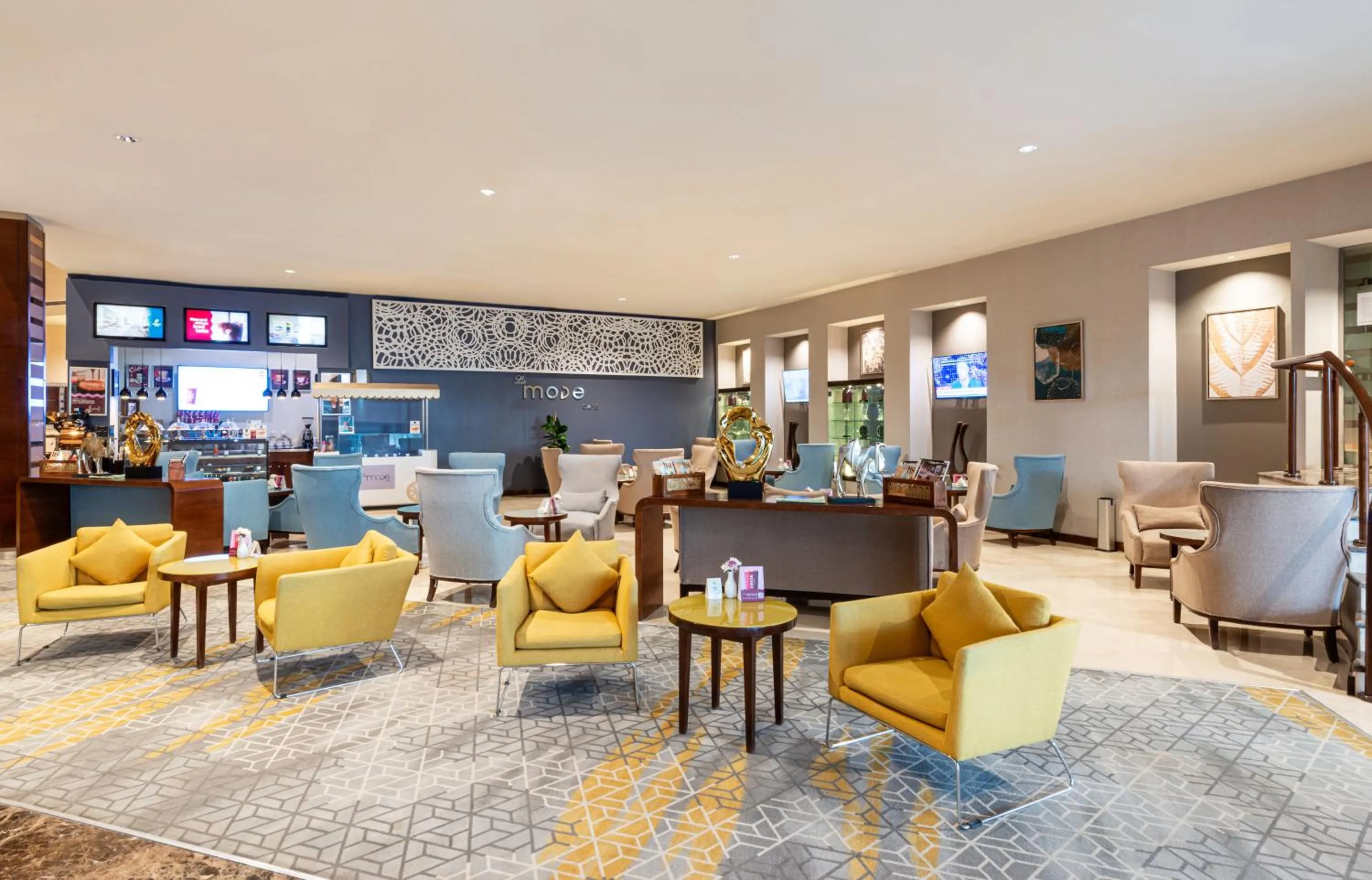 Lounge or bar in Holiday Inn Riyadh Al Qasr by IHG