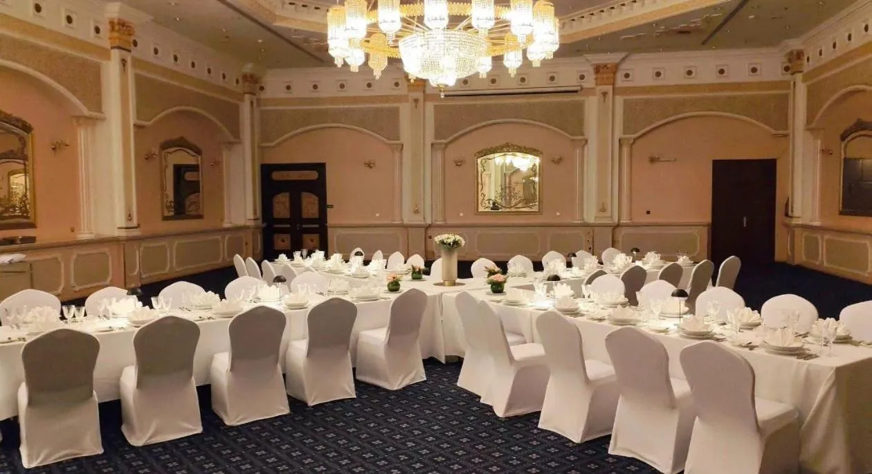 Holiday Inn Riyadh Al Qasr by IHG