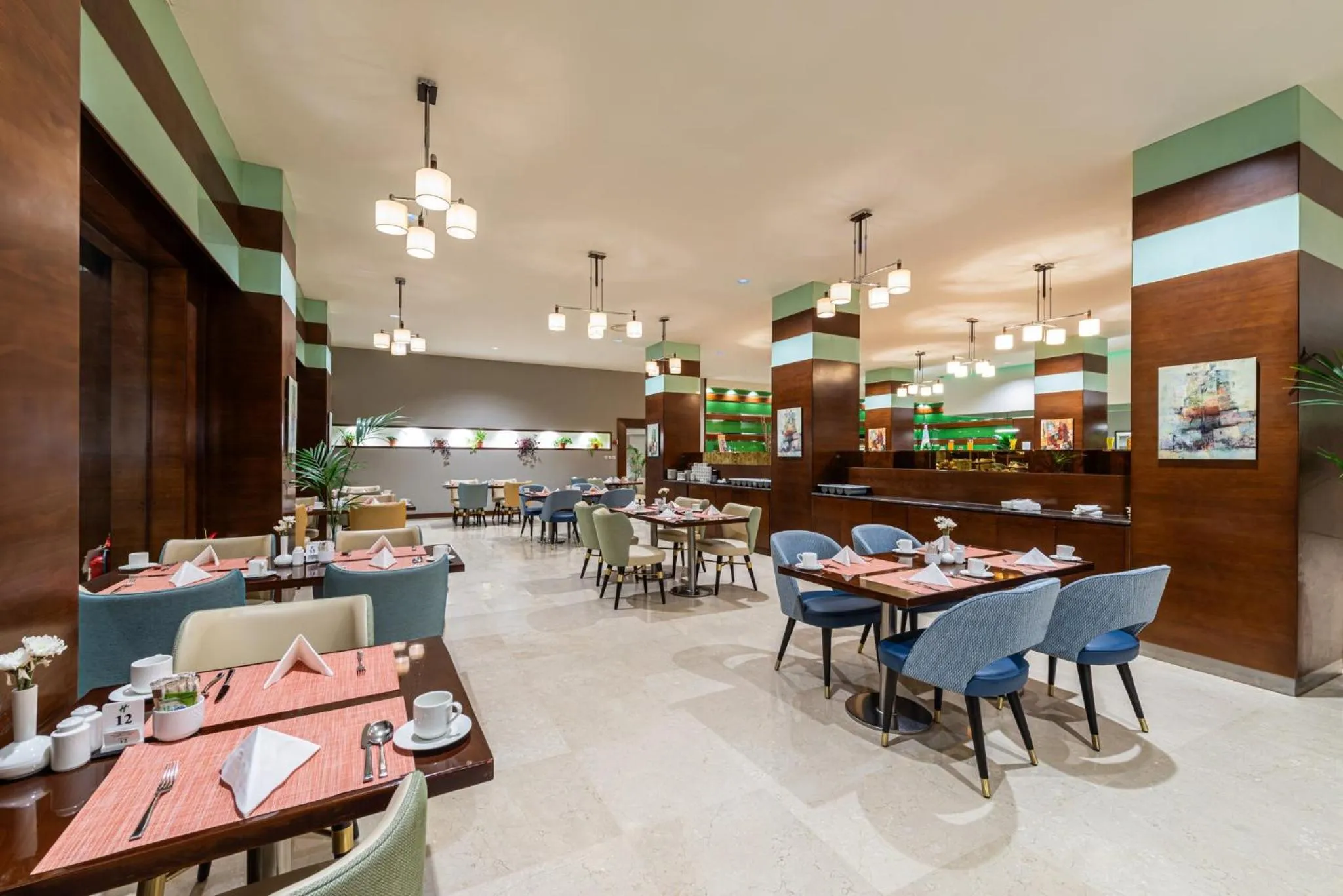 Restaurant/places to eat in Holiday Inn Riyadh Al Qasr by IHG