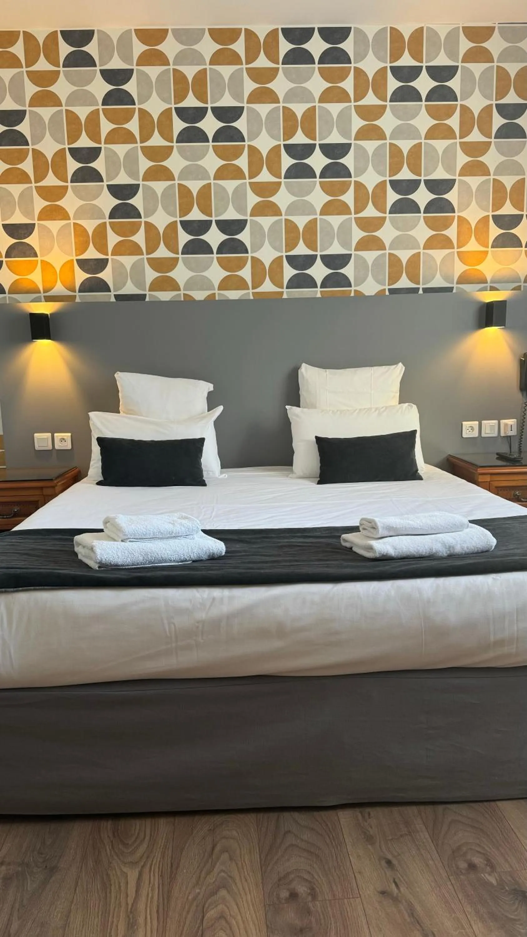 Bed in Hotel Le Bourgogne