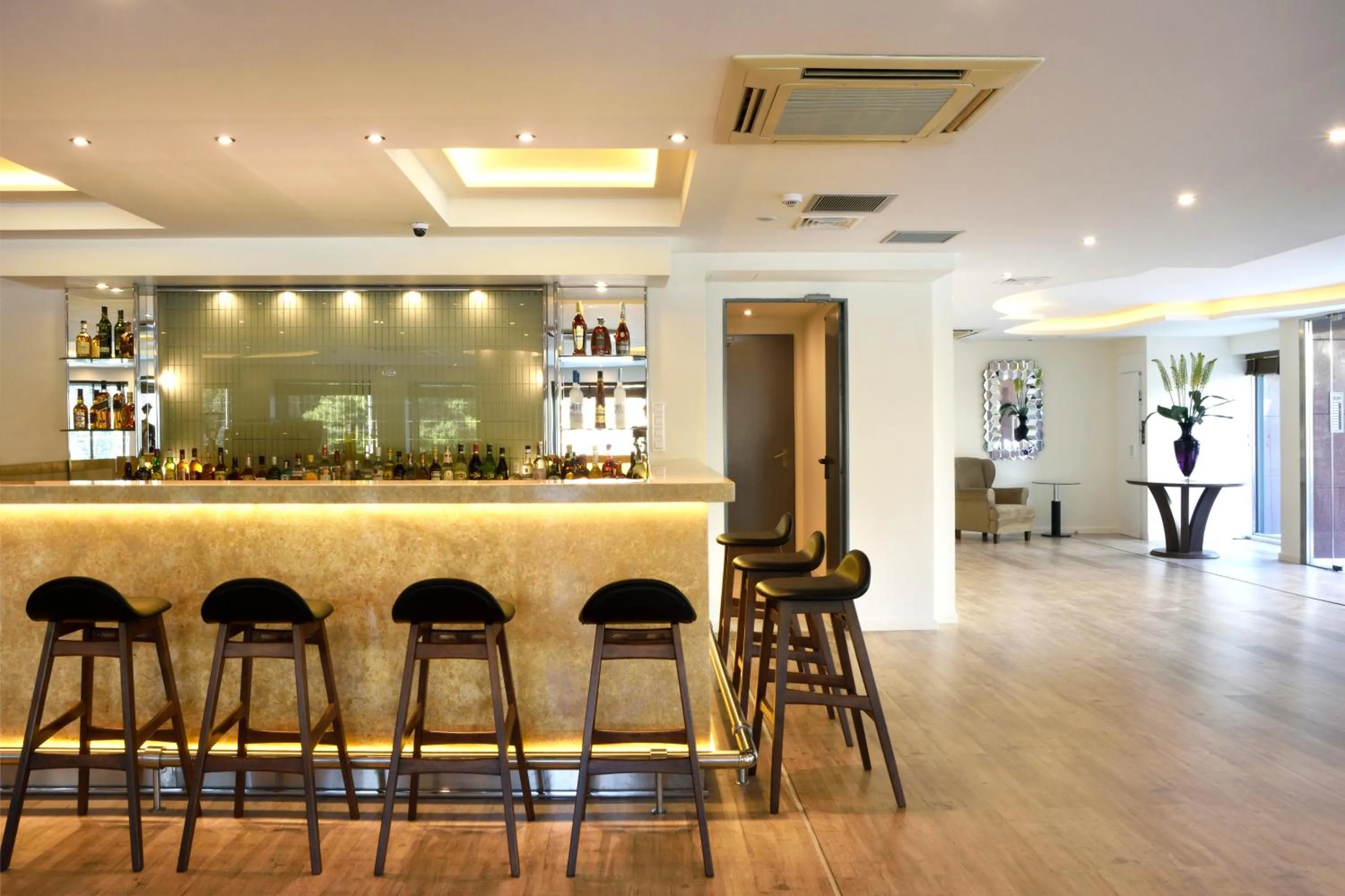 Lounge or bar in Athens Avenue Hotel