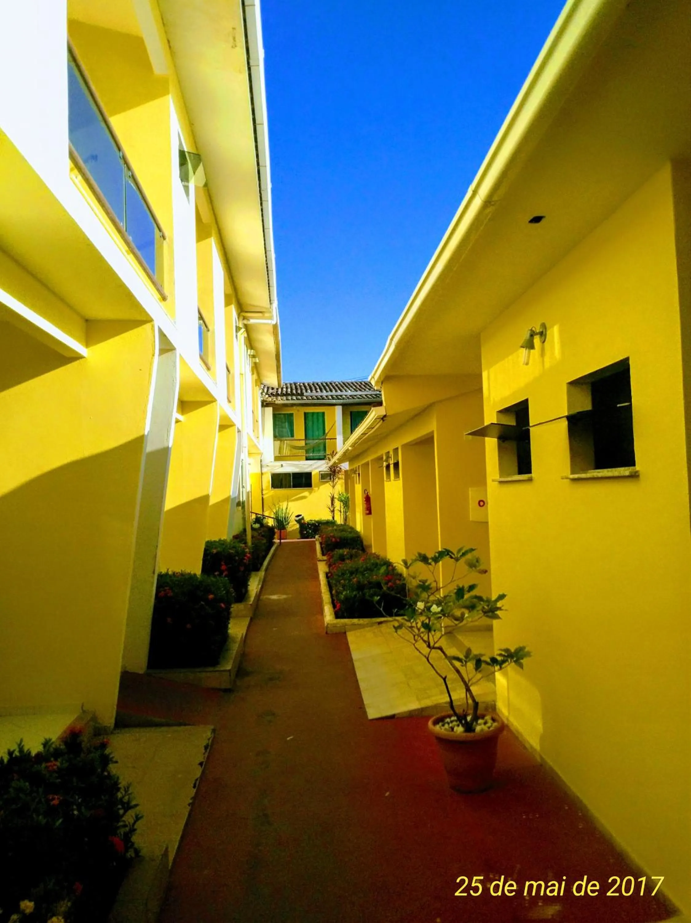 Property building in Hotel Porto Garden