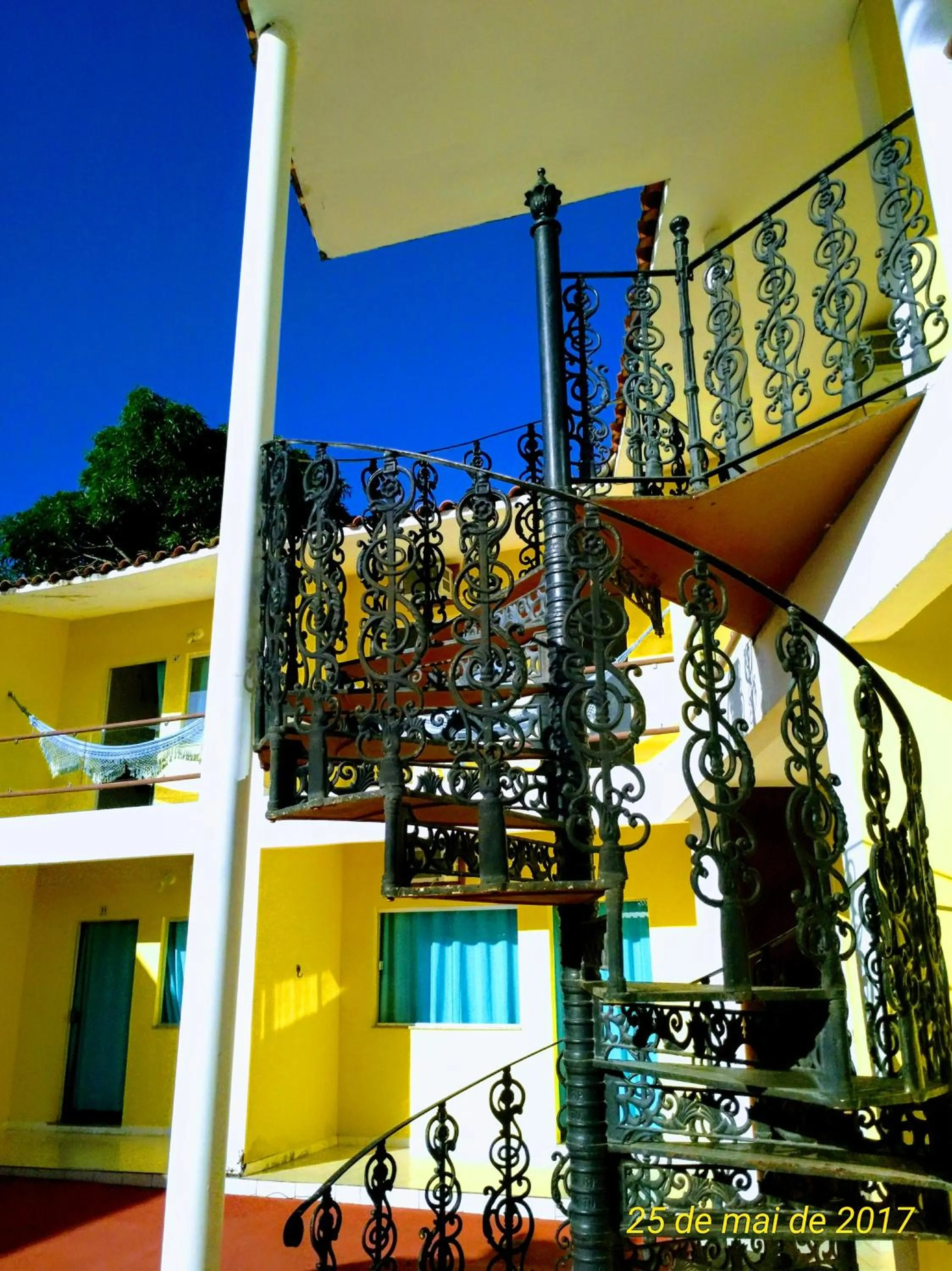 Property building in Hotel Porto Garden