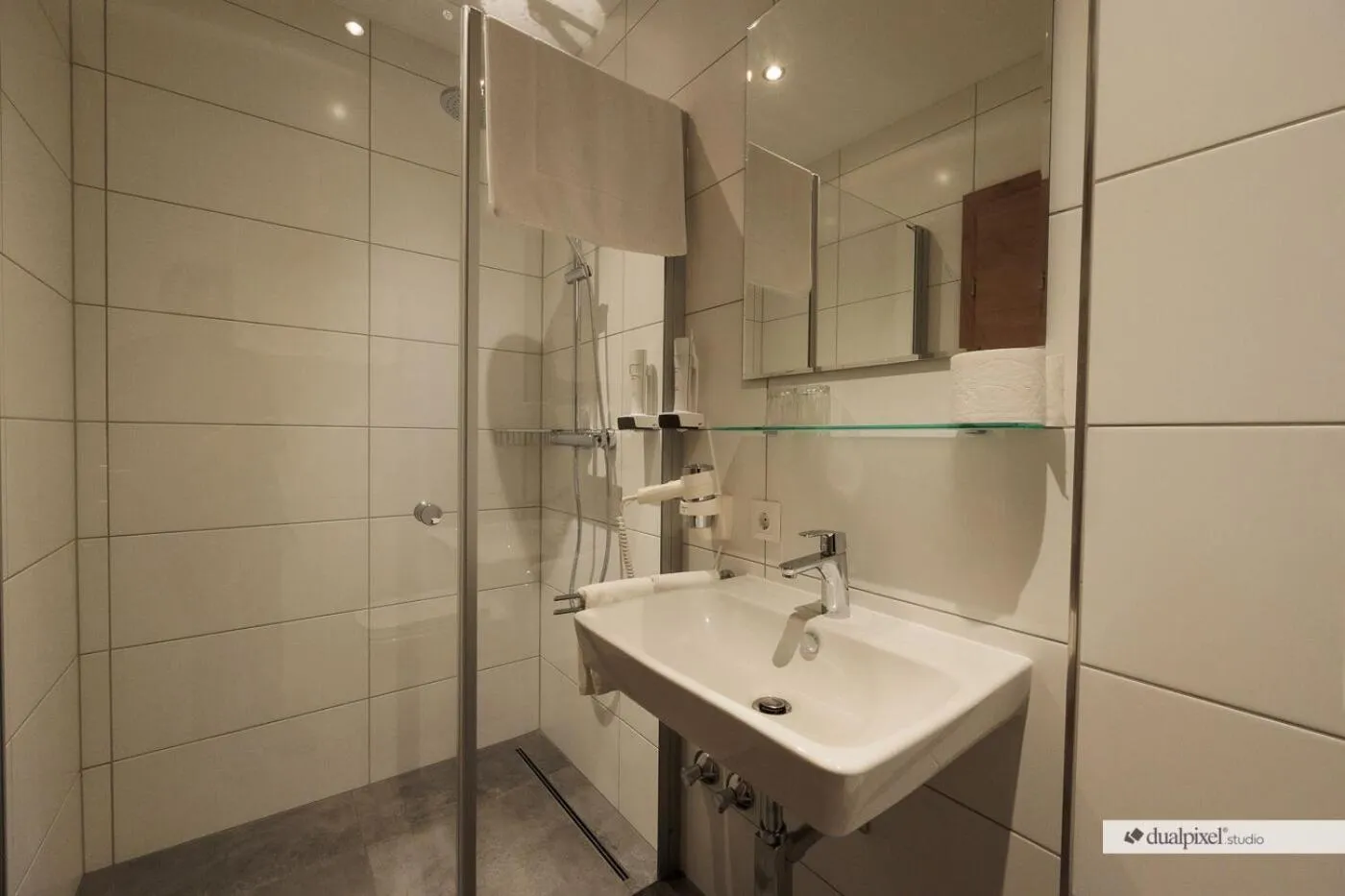 Shower in Biergasthof Riedberg