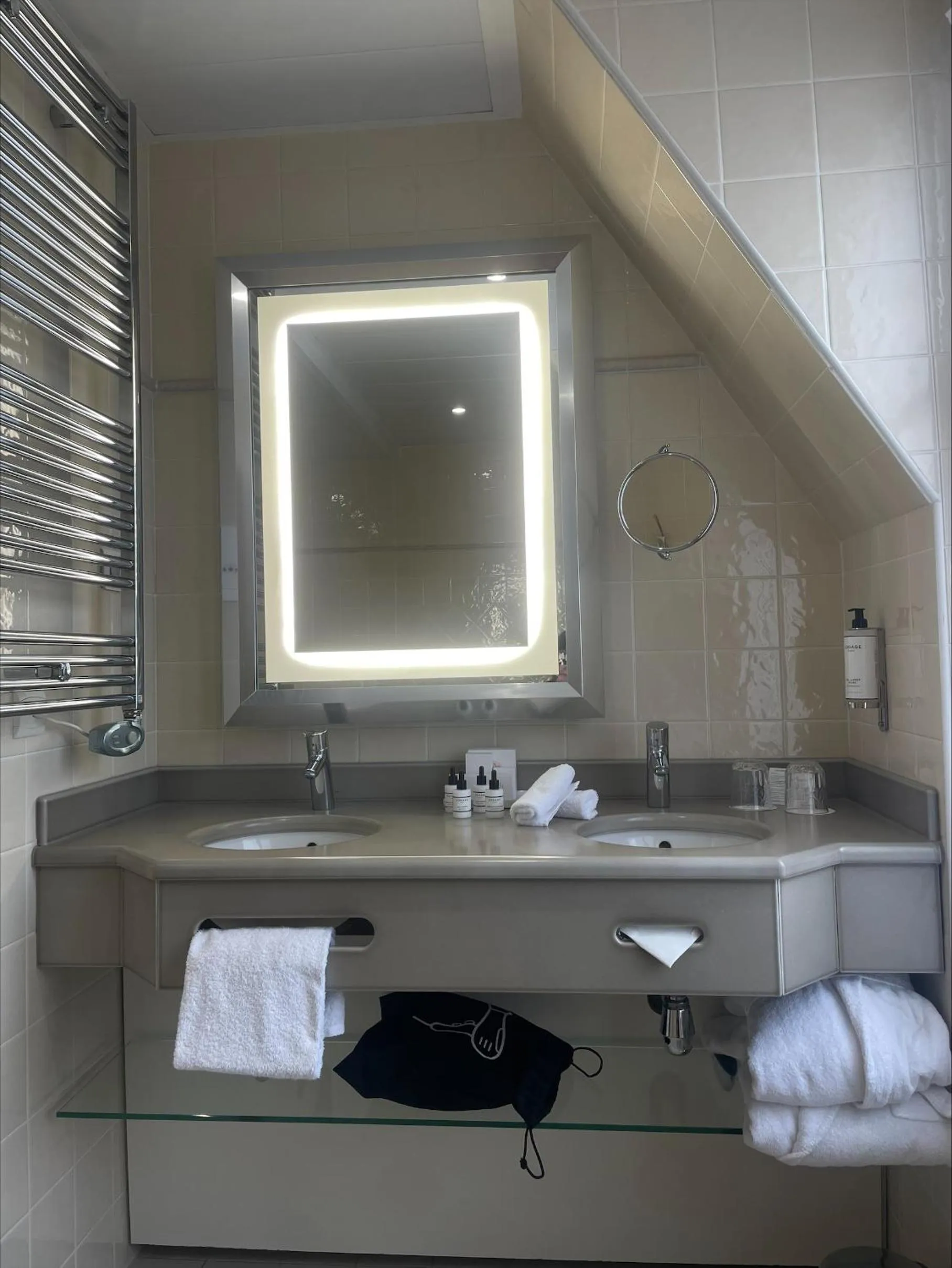 Bathroom in Le Relais Madeleine