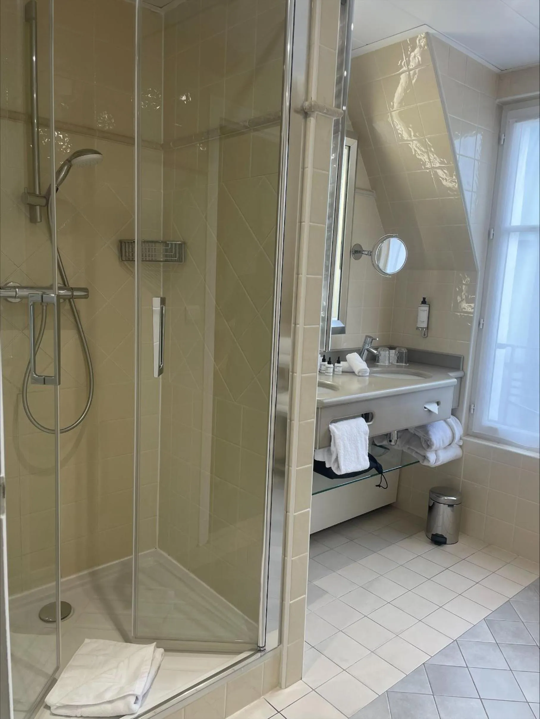 Bathroom in Le Relais Madeleine