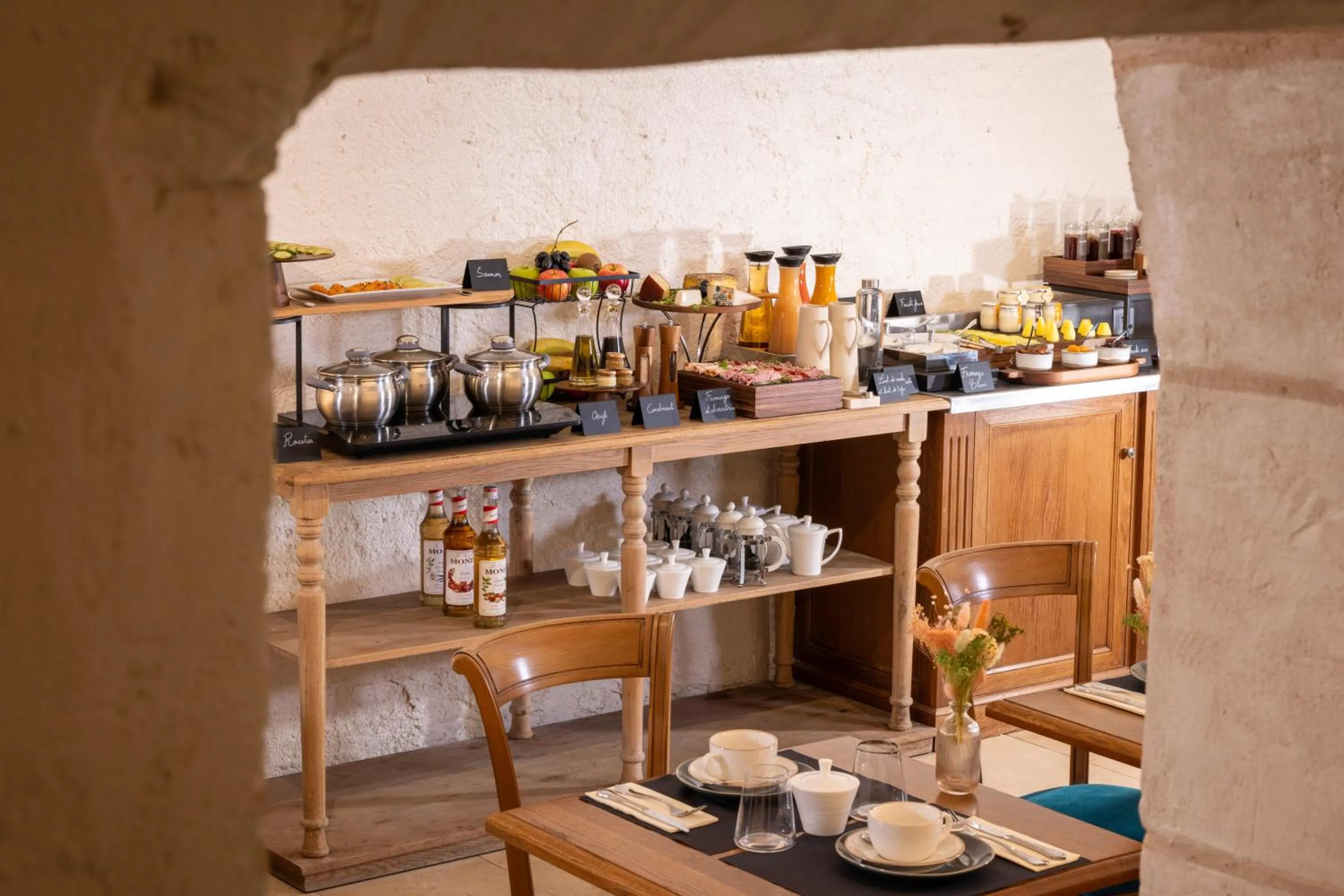 Restaurant/places to eat in Le Relais Madeleine