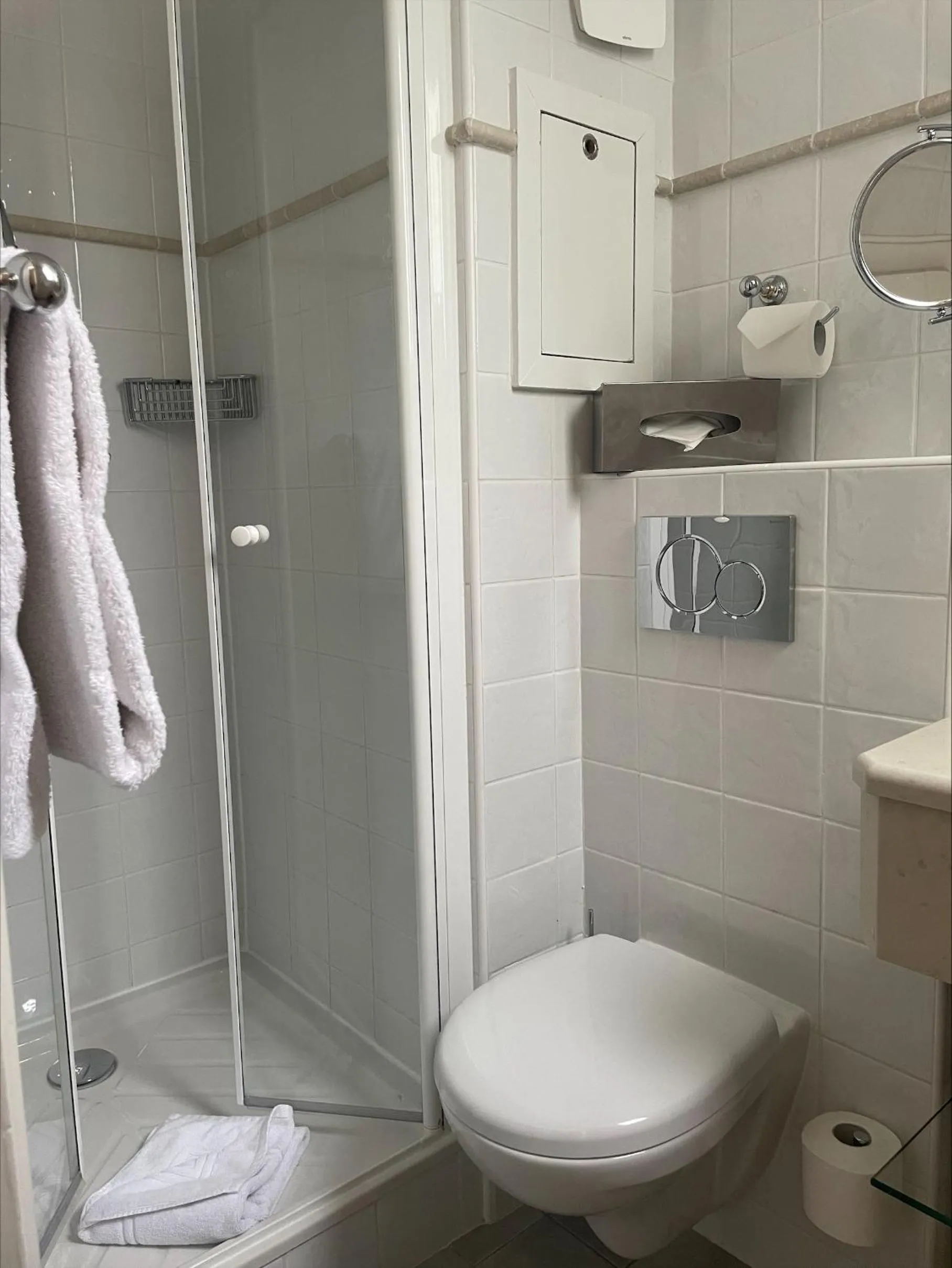 Bathroom in Le Relais Madeleine