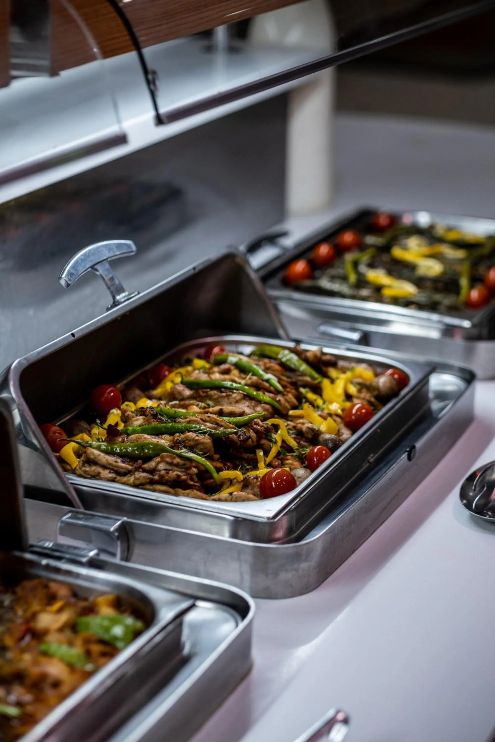 Restaurant/places to eat in Rox Resort Hotel