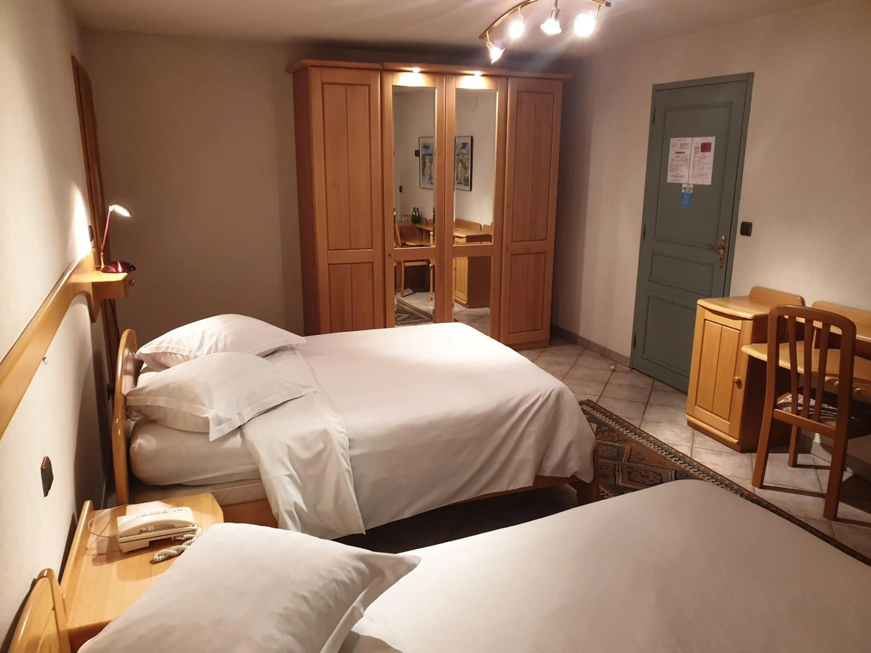 Bedroom, Bed in Hotel Restaurant le Faudé