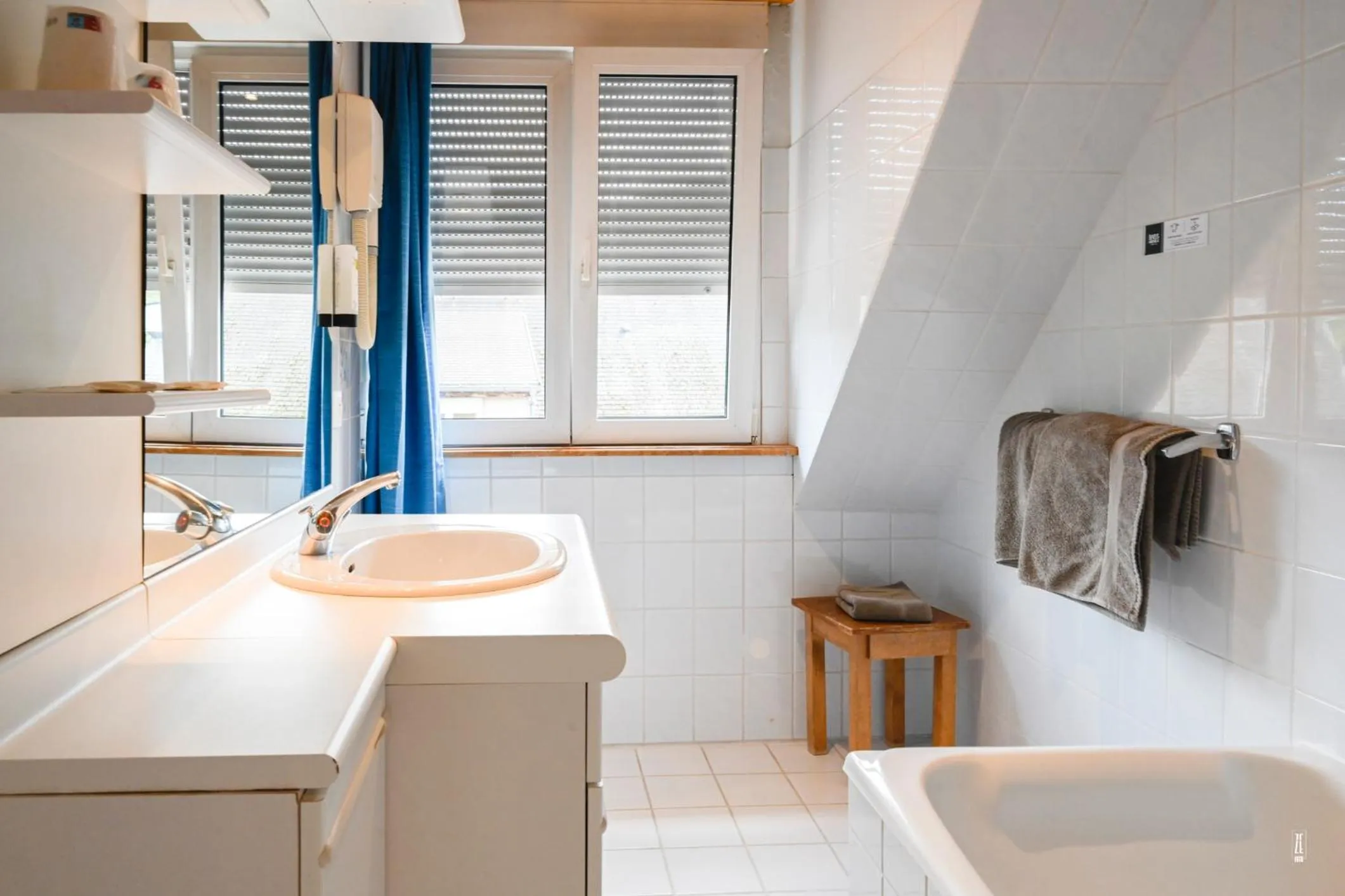 Bathroom in Logis Hotel Restaurant Le Faudé