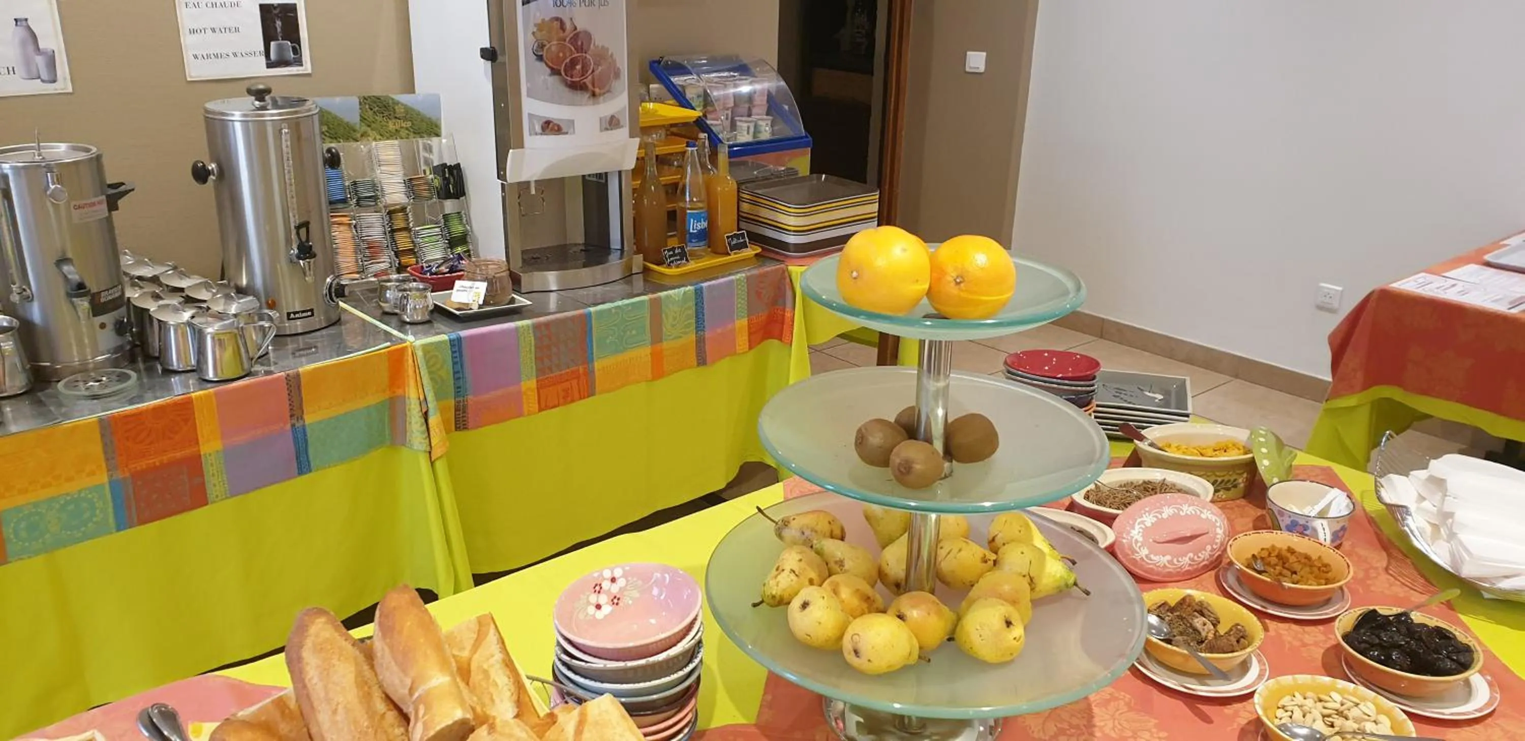 Breakfast in Hotel Restaurant le Faudé