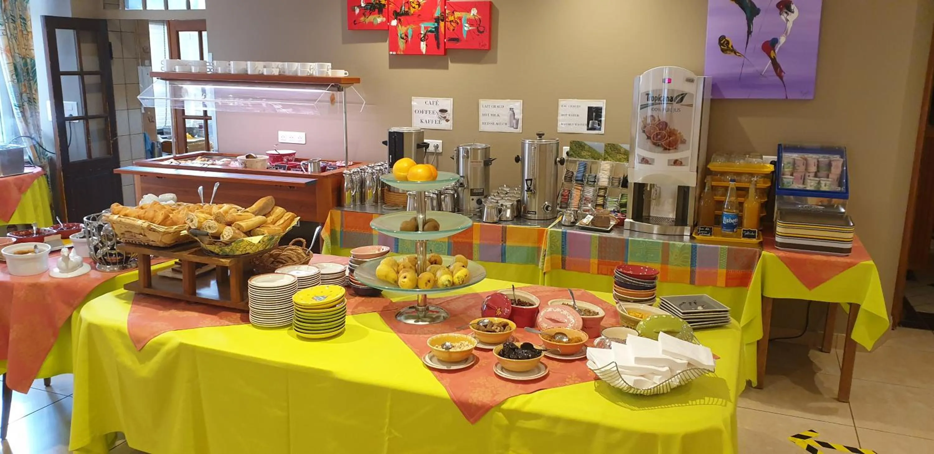 Breakfast in Hotel Restaurant le Faudé