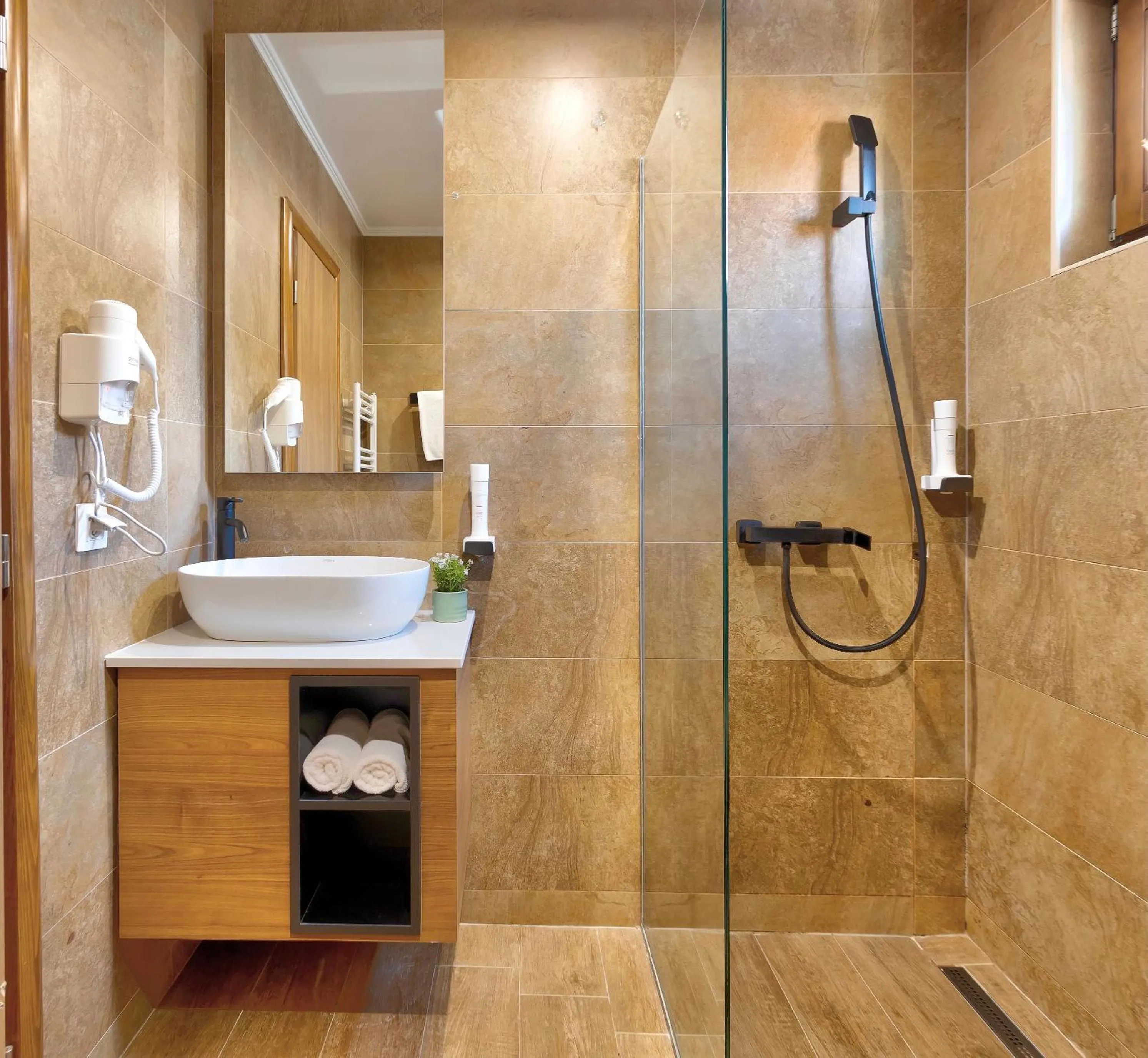 Bathroom in Hotel Sinan Han