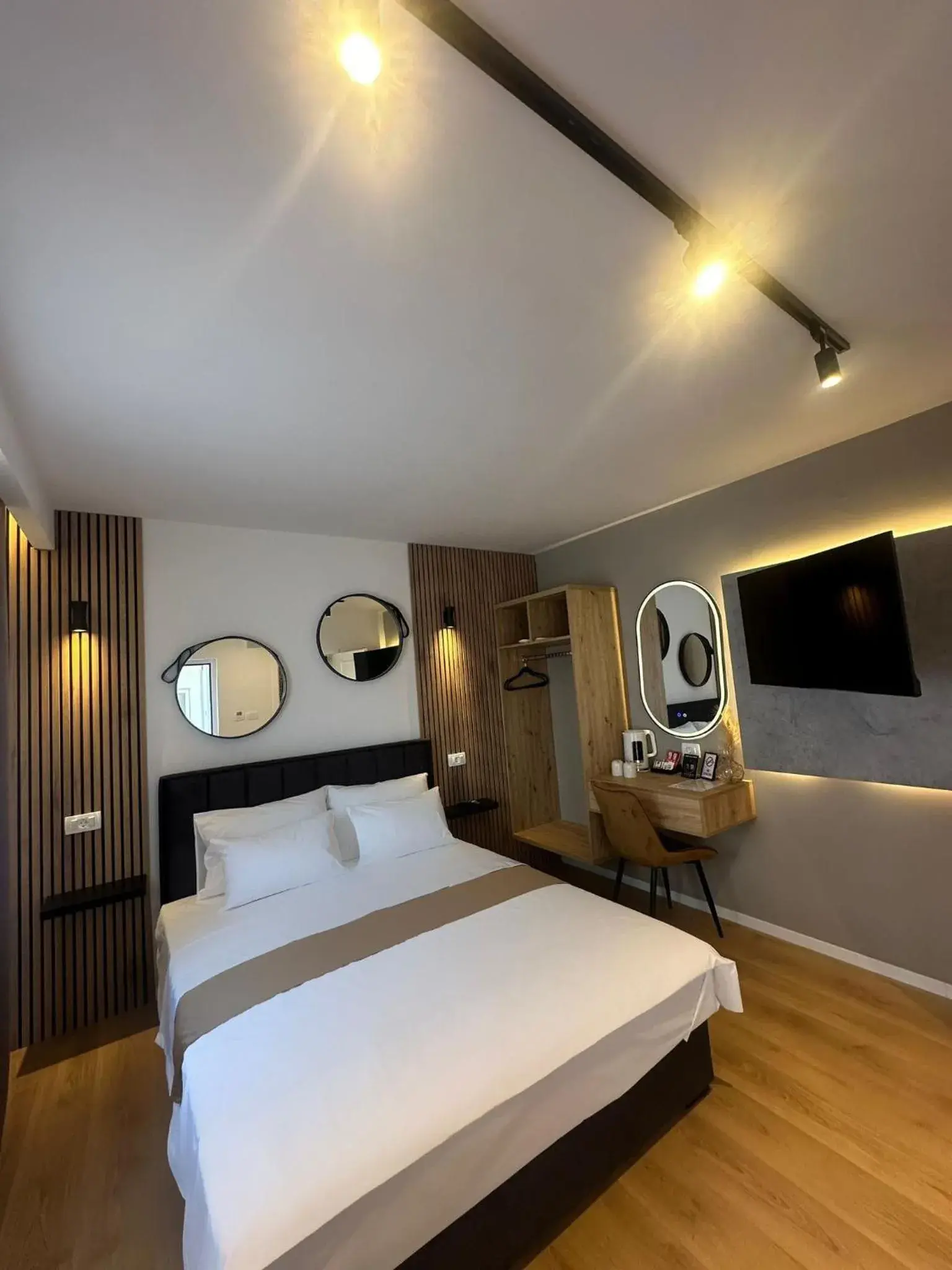 Standard Queen Room - single occupancy in Hotel Sinan Han Standard Queen Room - single occupancy in Hotel Sinan Han