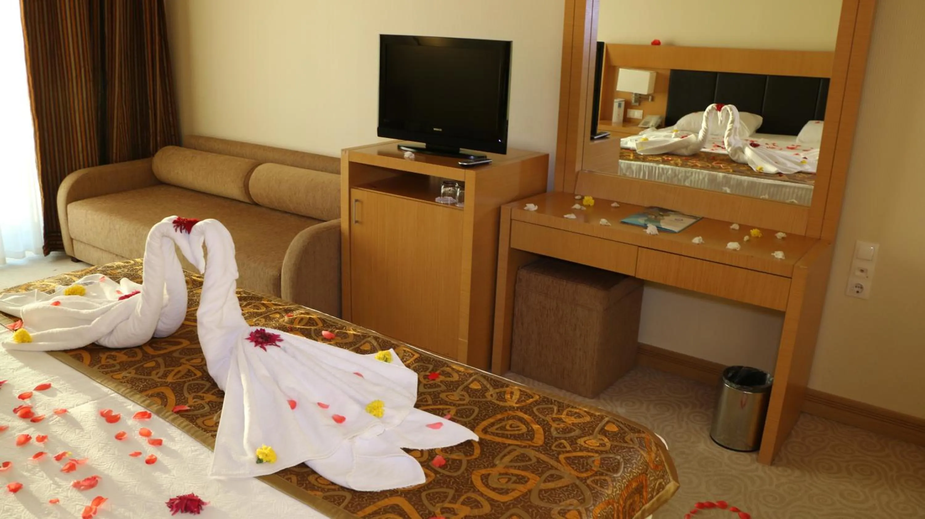 Bed in Adrina Termal Health & SPA Hotel