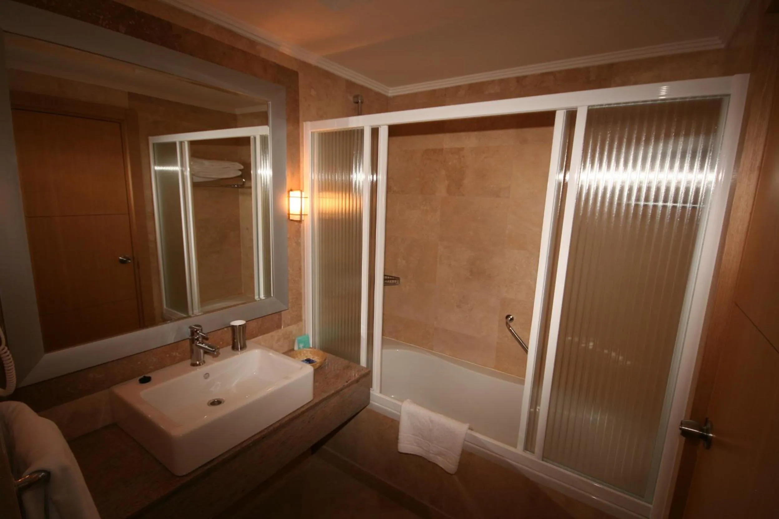Bathroom in Adrina Termal Health & SPA Hotel