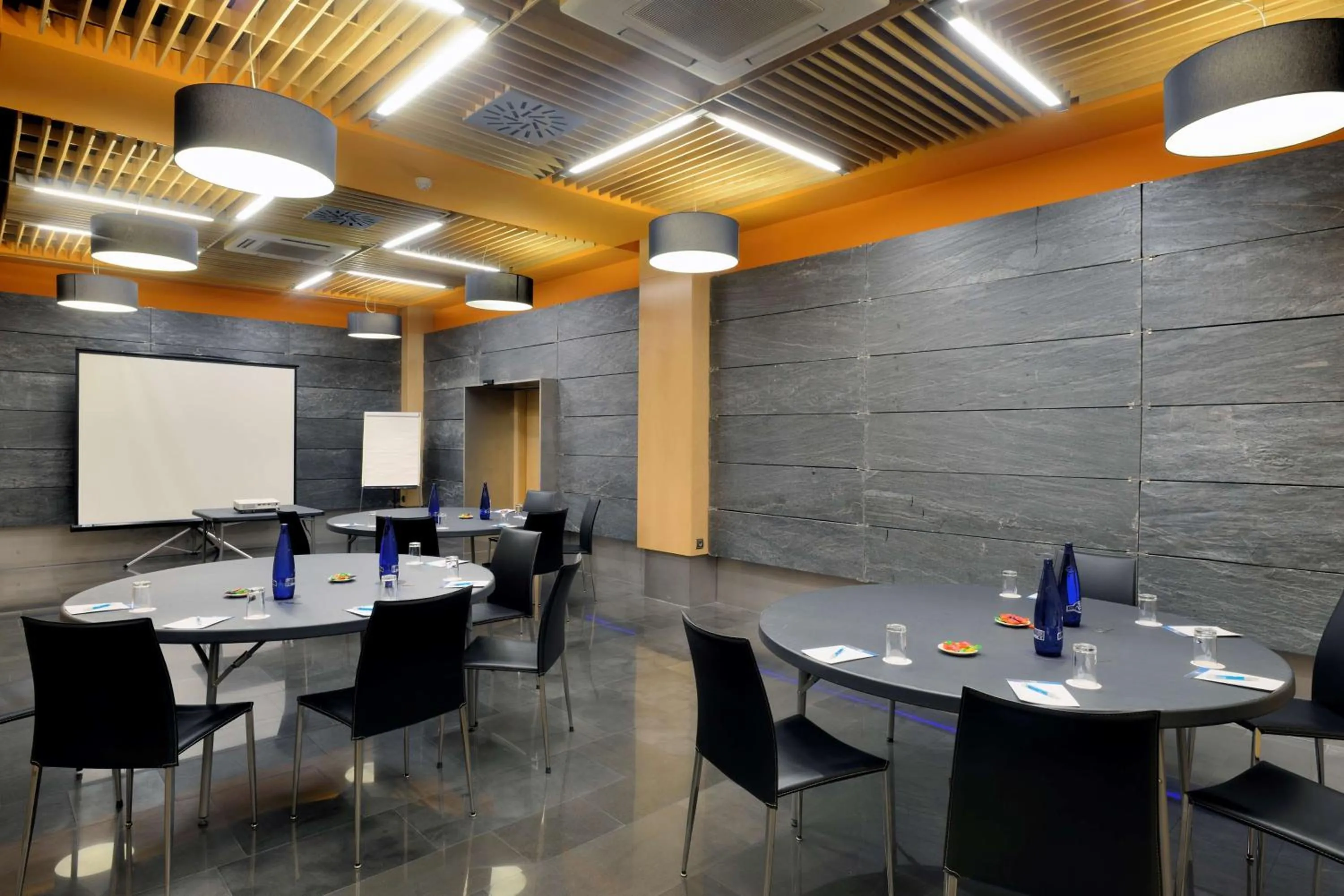 Meeting/conference room in NH Madrid Las Tablas