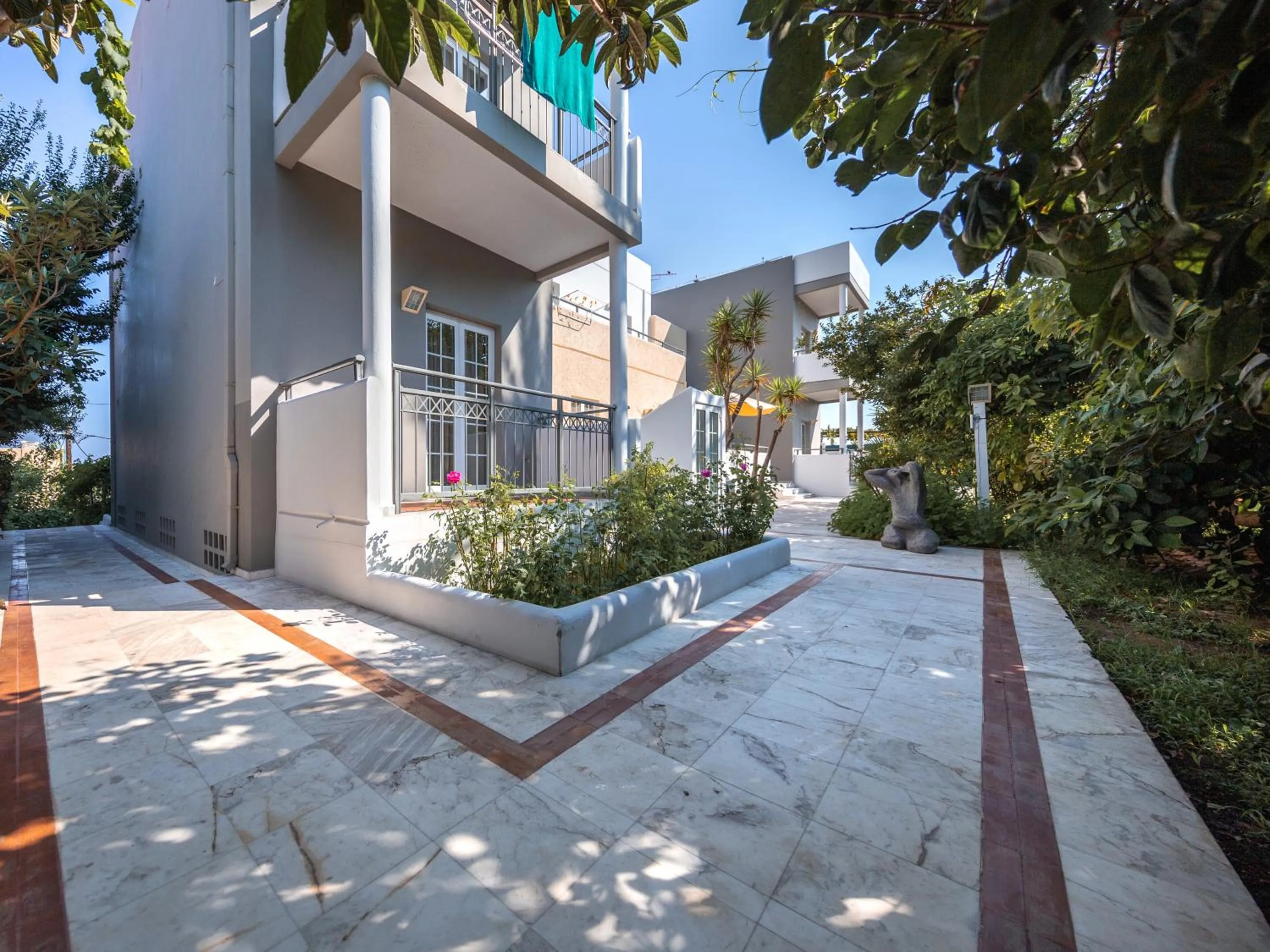 Garden in Manias Hotel Apartments