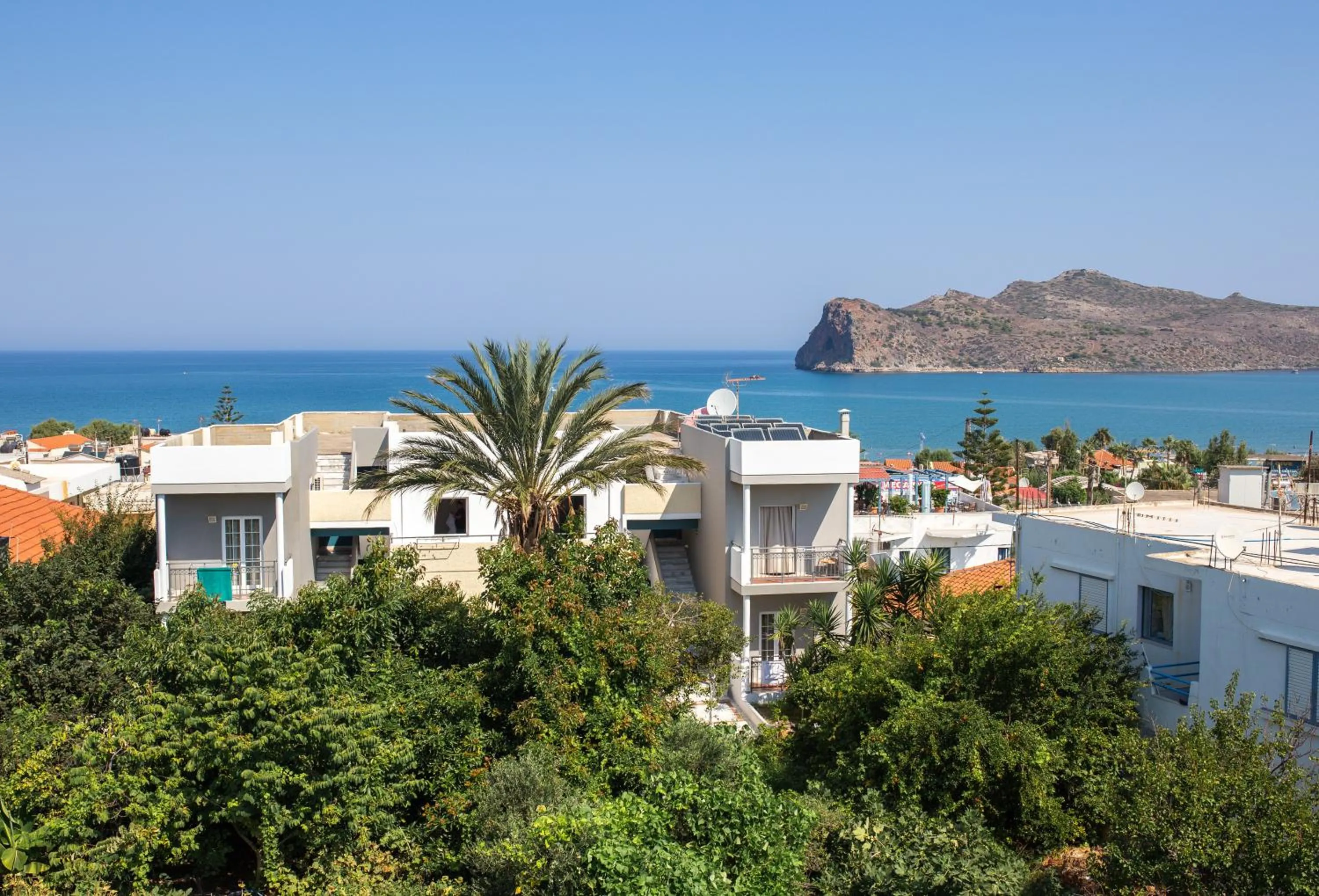 Garden in Manias Hotel Apartments