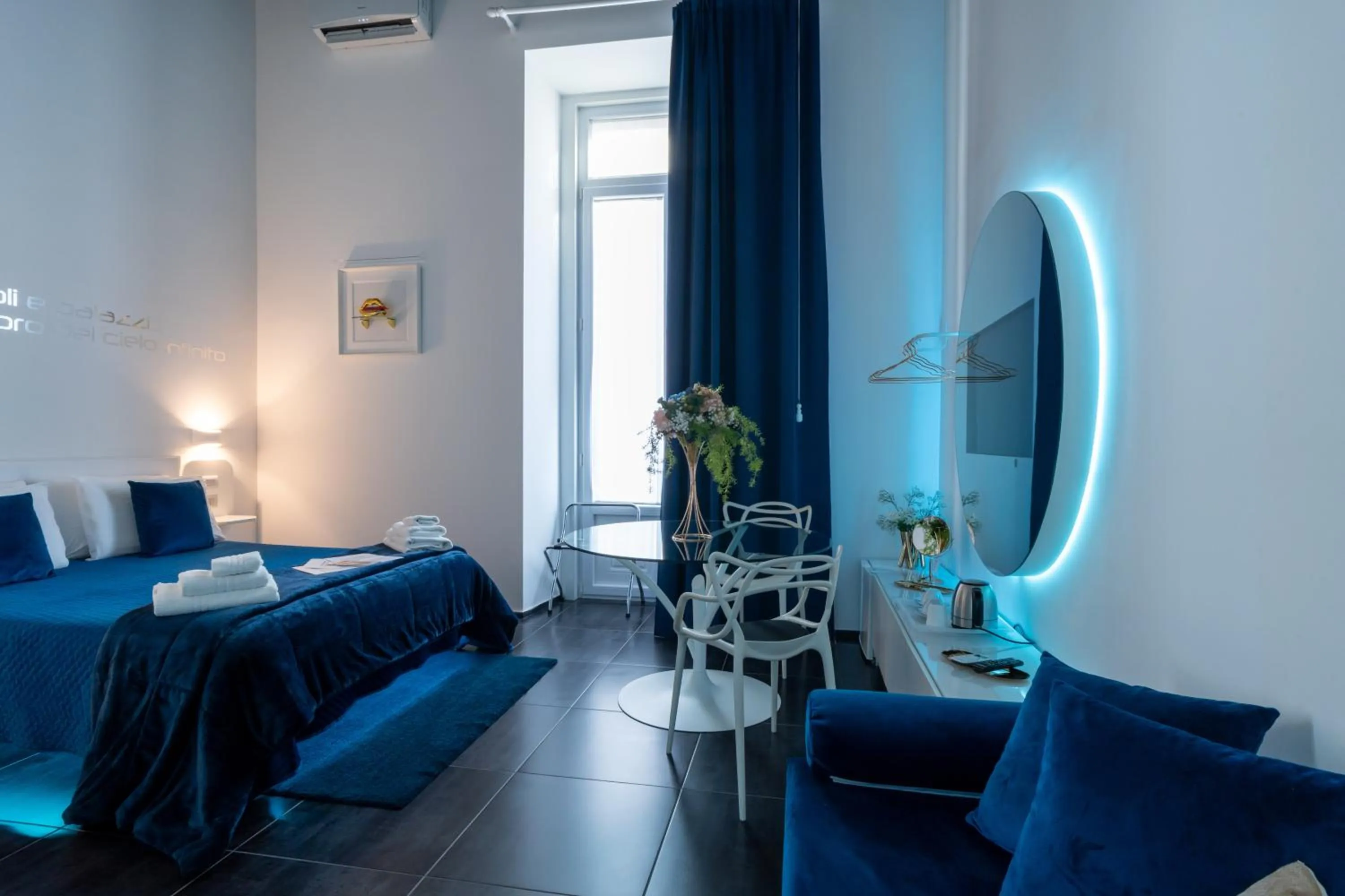 Bed in Skyhouse Chiaia