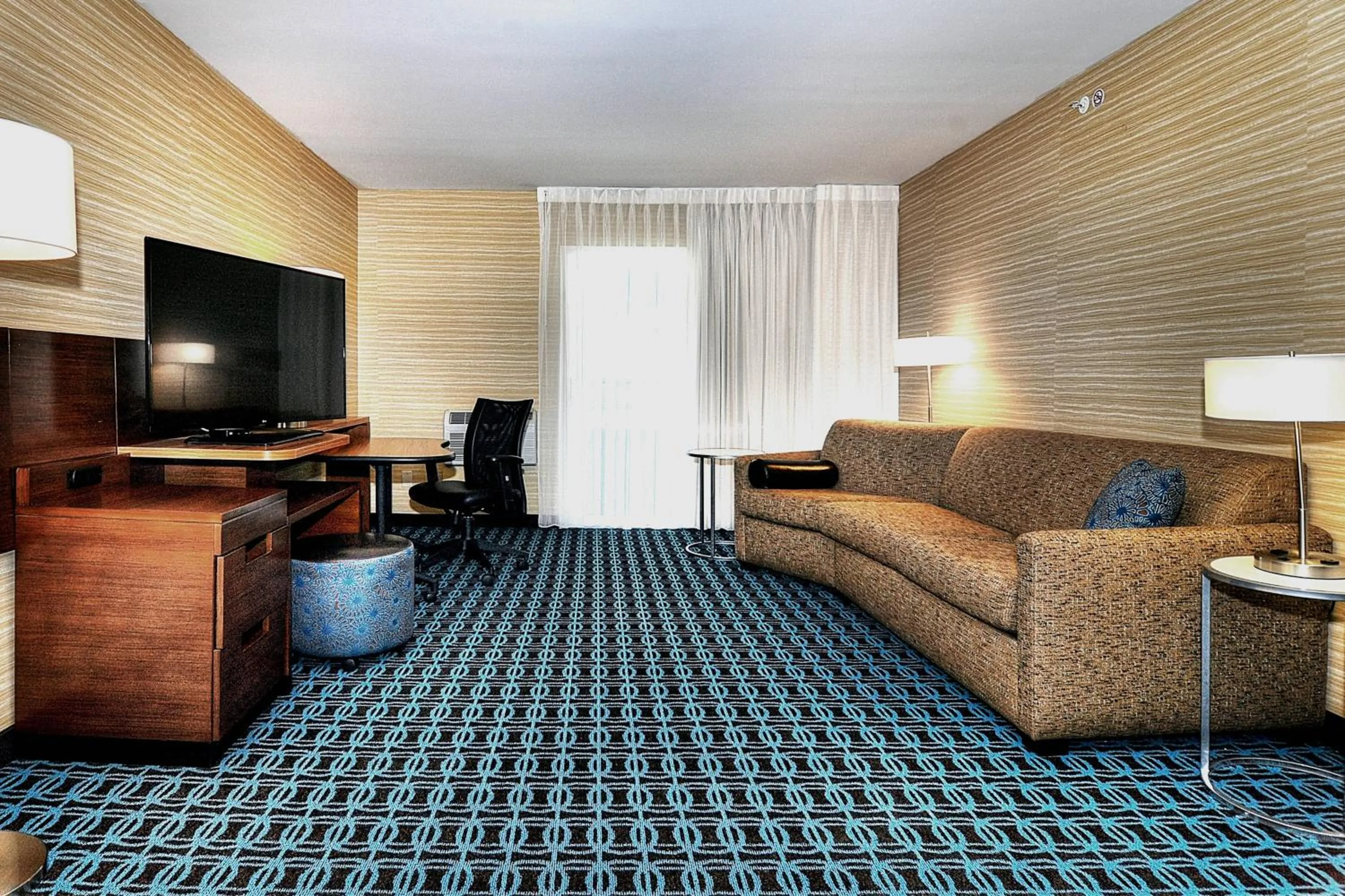 Living room in Fairfield Inn & Suites by Marriott Los Angeles Rosemead