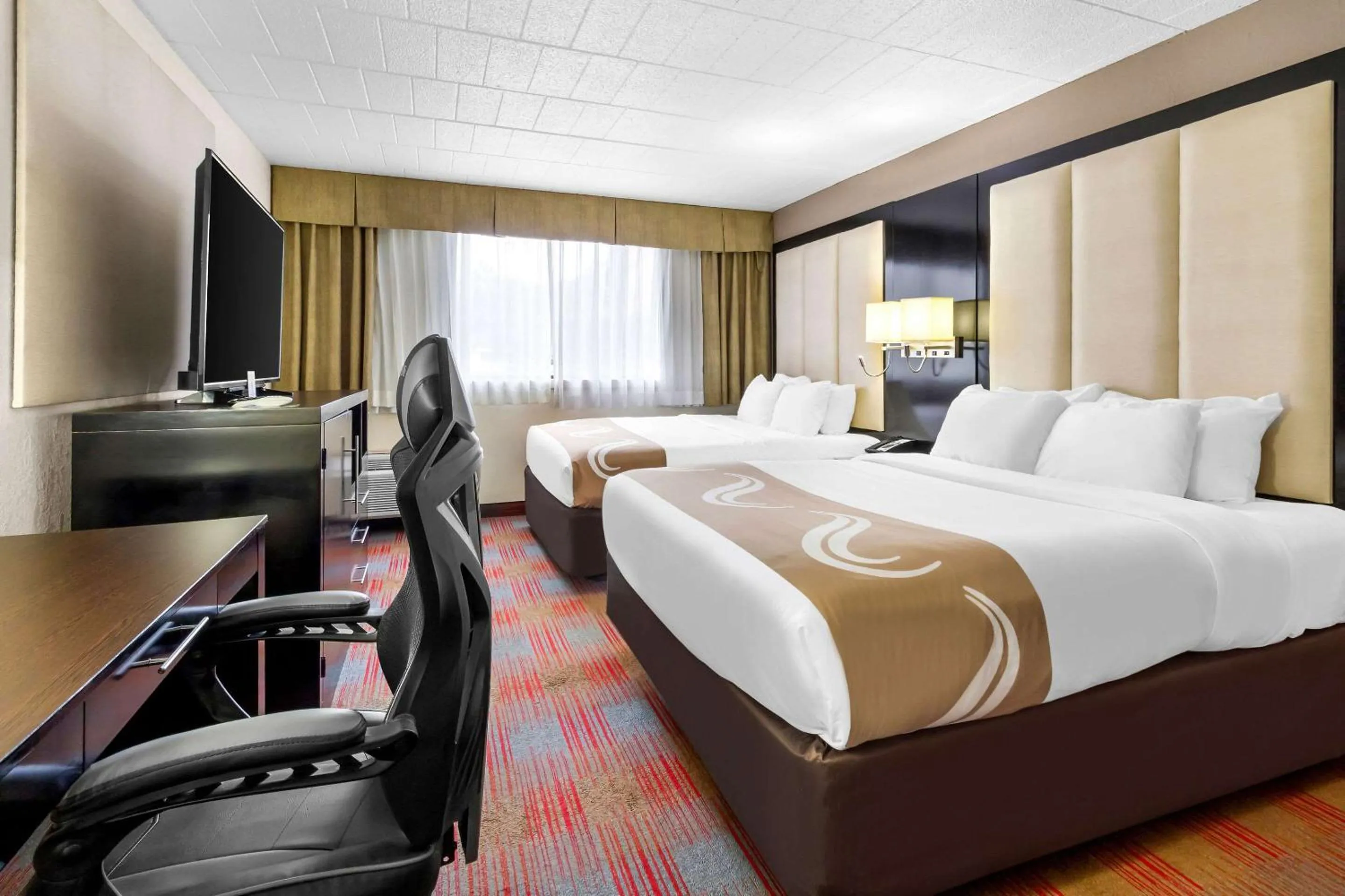 Bedroom, Bed in Quality Inn & Suites Altoona