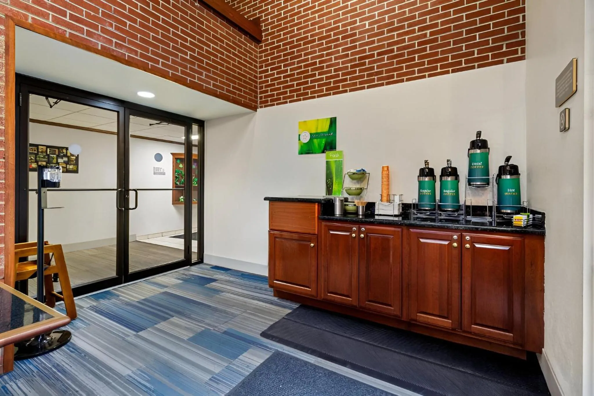 Breakfast in Quality Inn & Suites Altoona