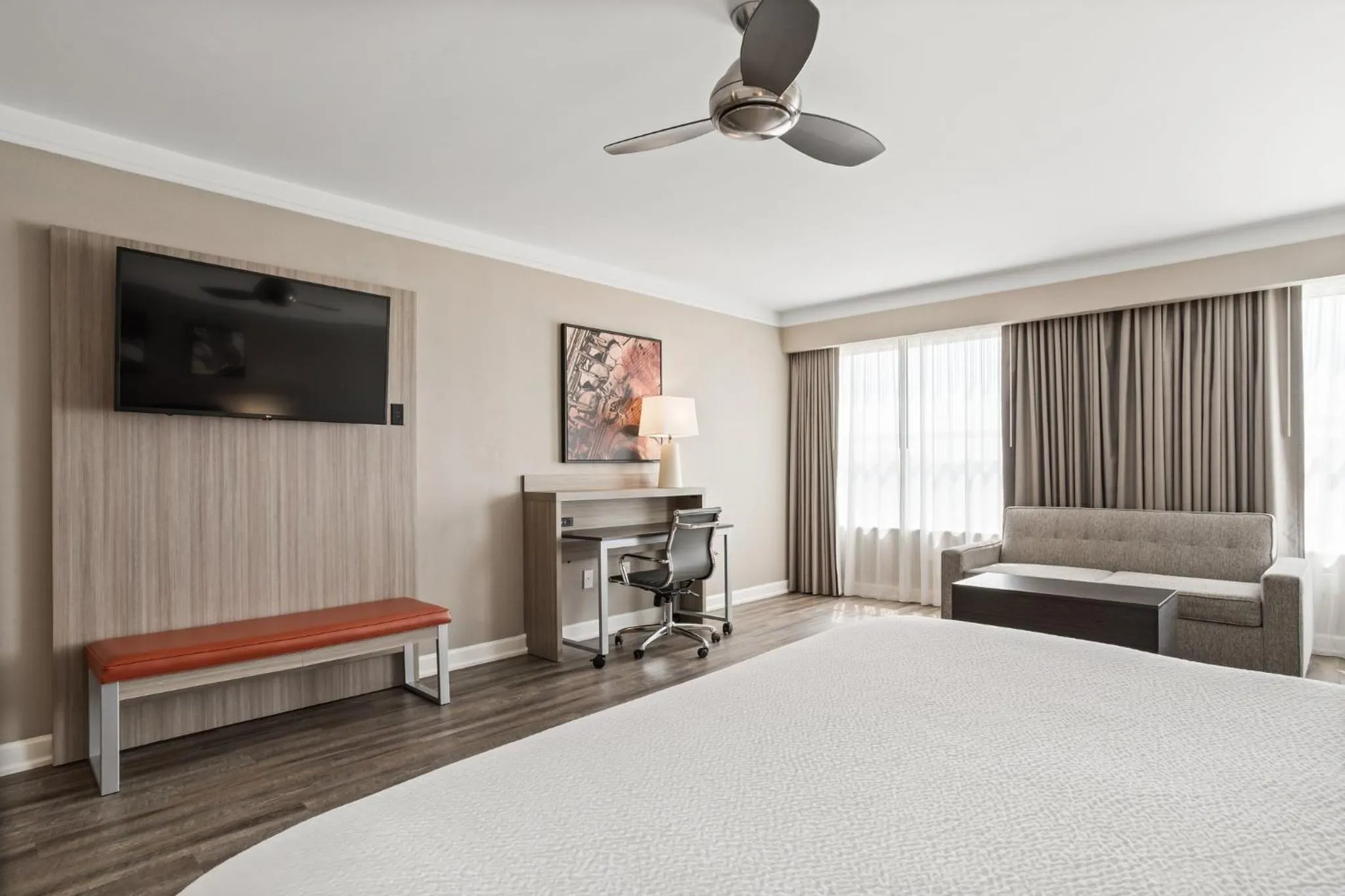 Bedroom, Bed in Holiday Inn Baton Rouge College Drive I-10 by IHG