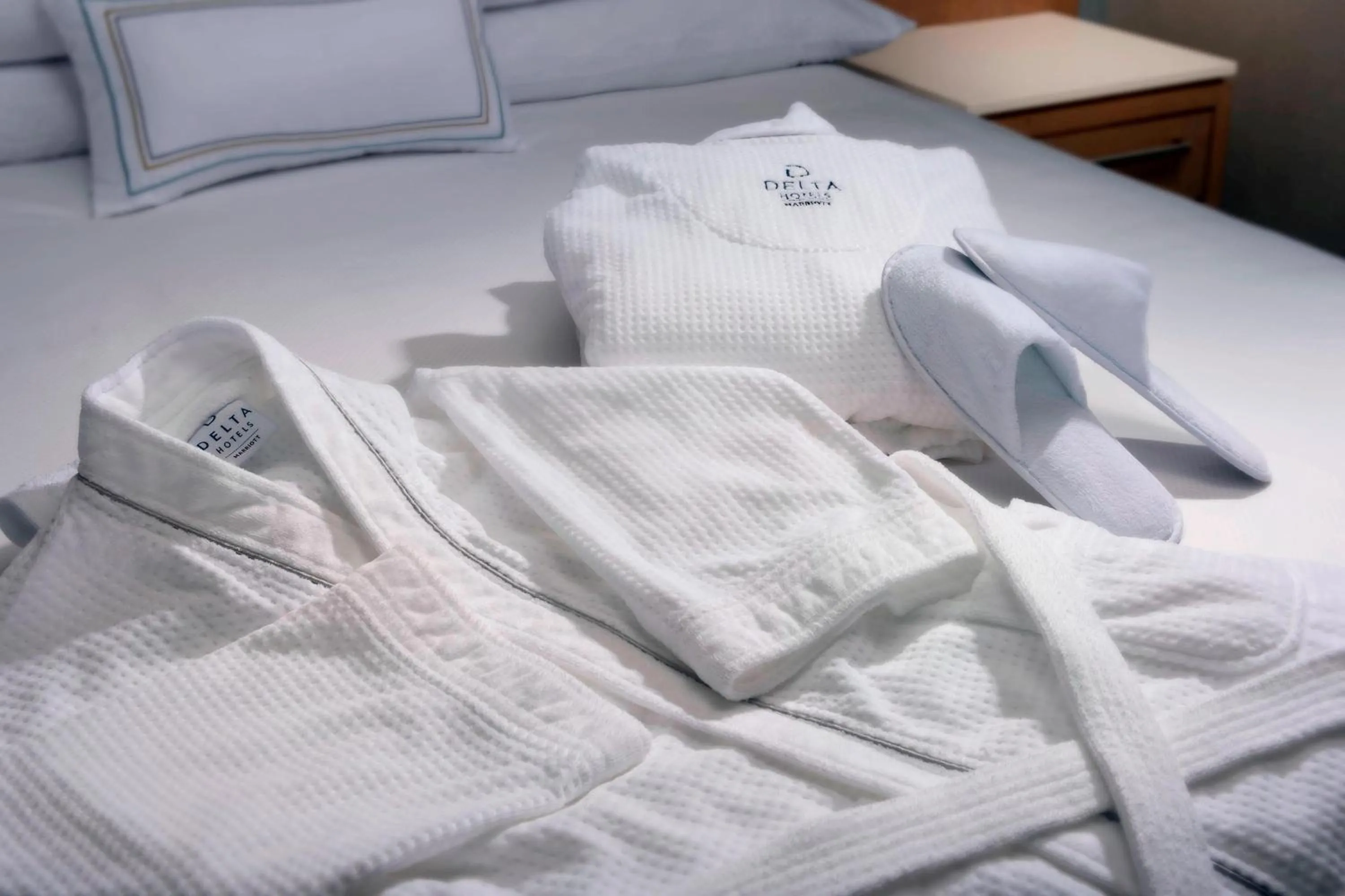 Photo of the whole room, Bed in Delta Hotels by Marriott Seattle Everett