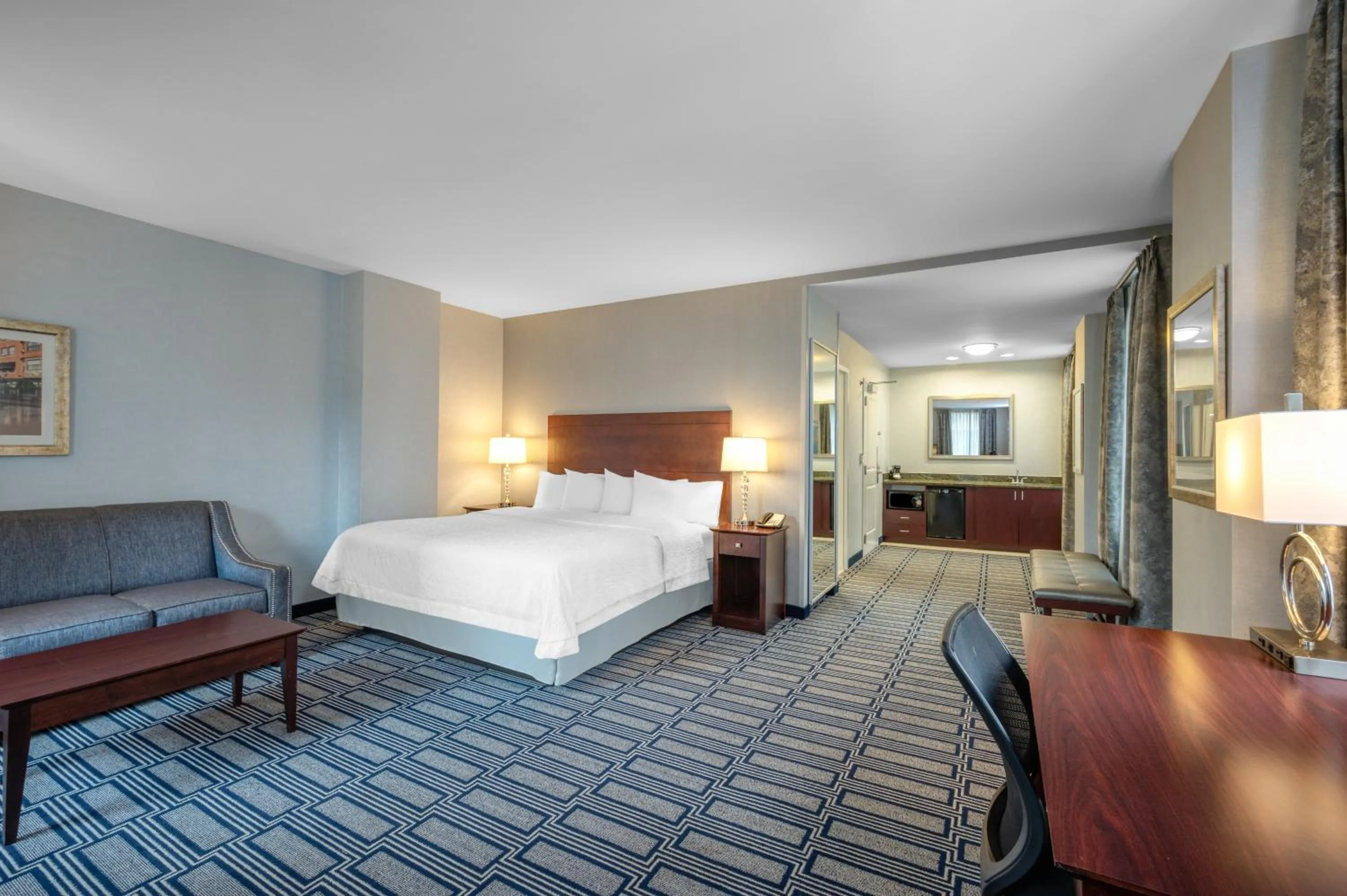 Photo of the whole room, Bed in Hampton Inn & Suites Providence Downtown