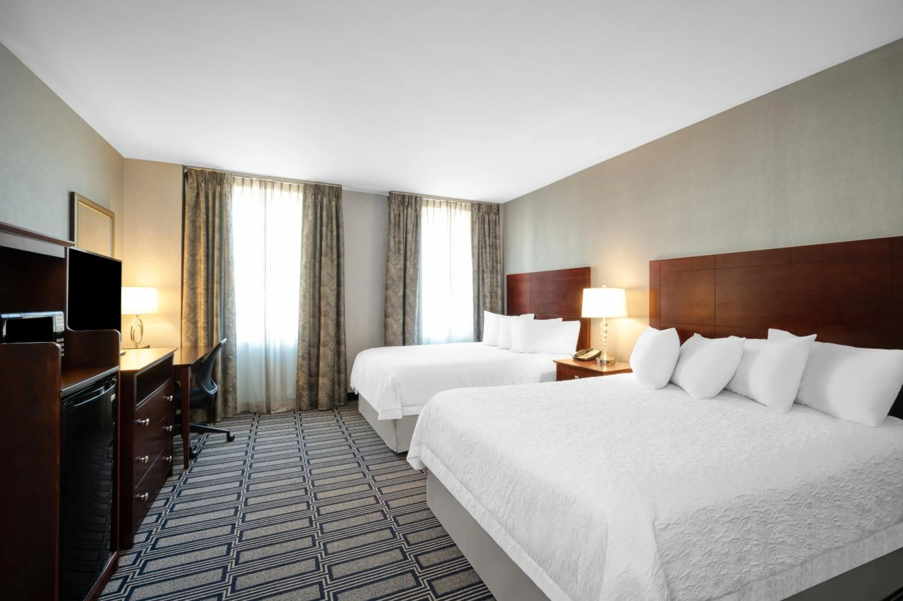 Photo of the whole room, Bed in Hampton Inn & Suites Providence Downtown