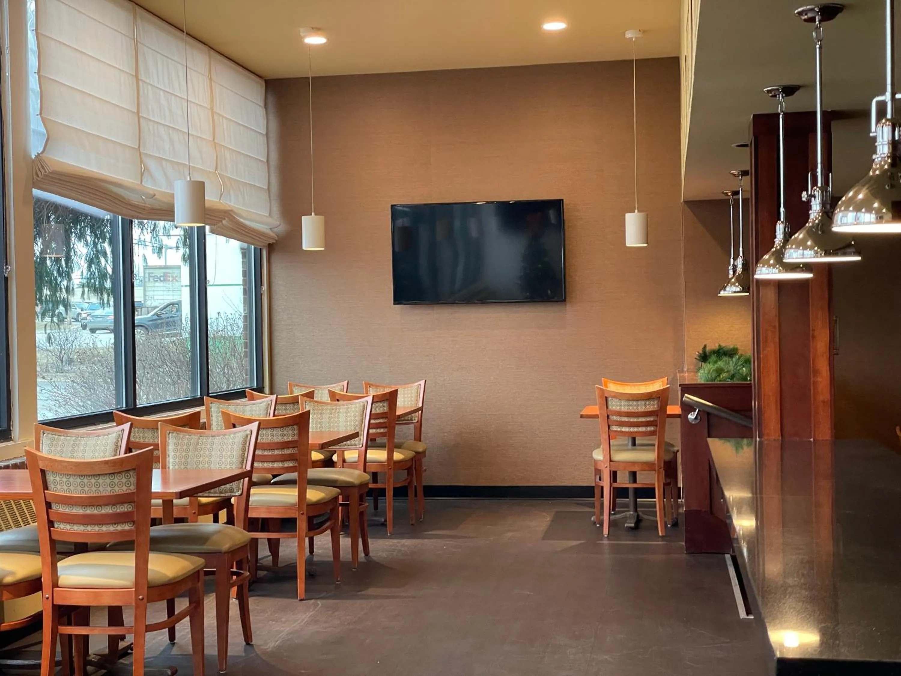 Food and drinks in Holiday Inn Bangor by IHG