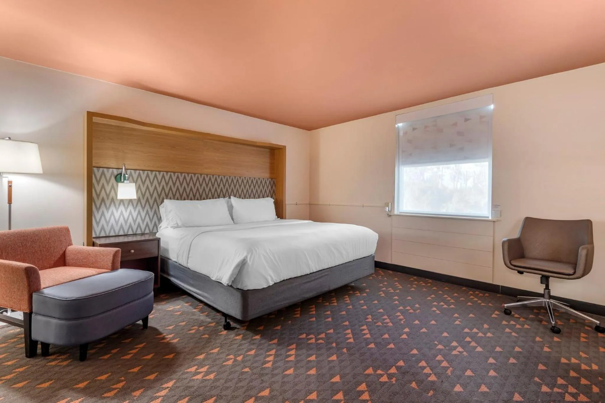 Photo of the whole room, Bed in Holiday Inn Bangor by IHG