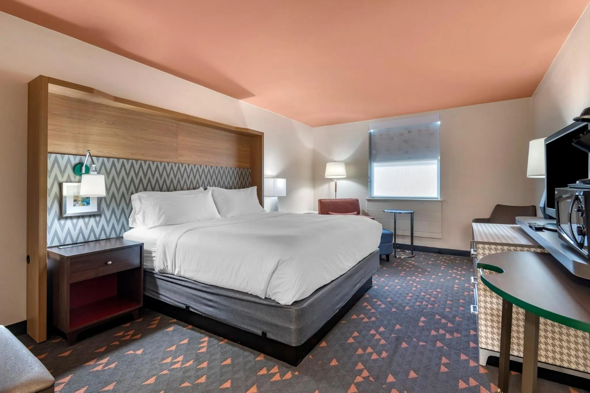 Photo of the whole room, Bed in Holiday Inn Bangor by IHG