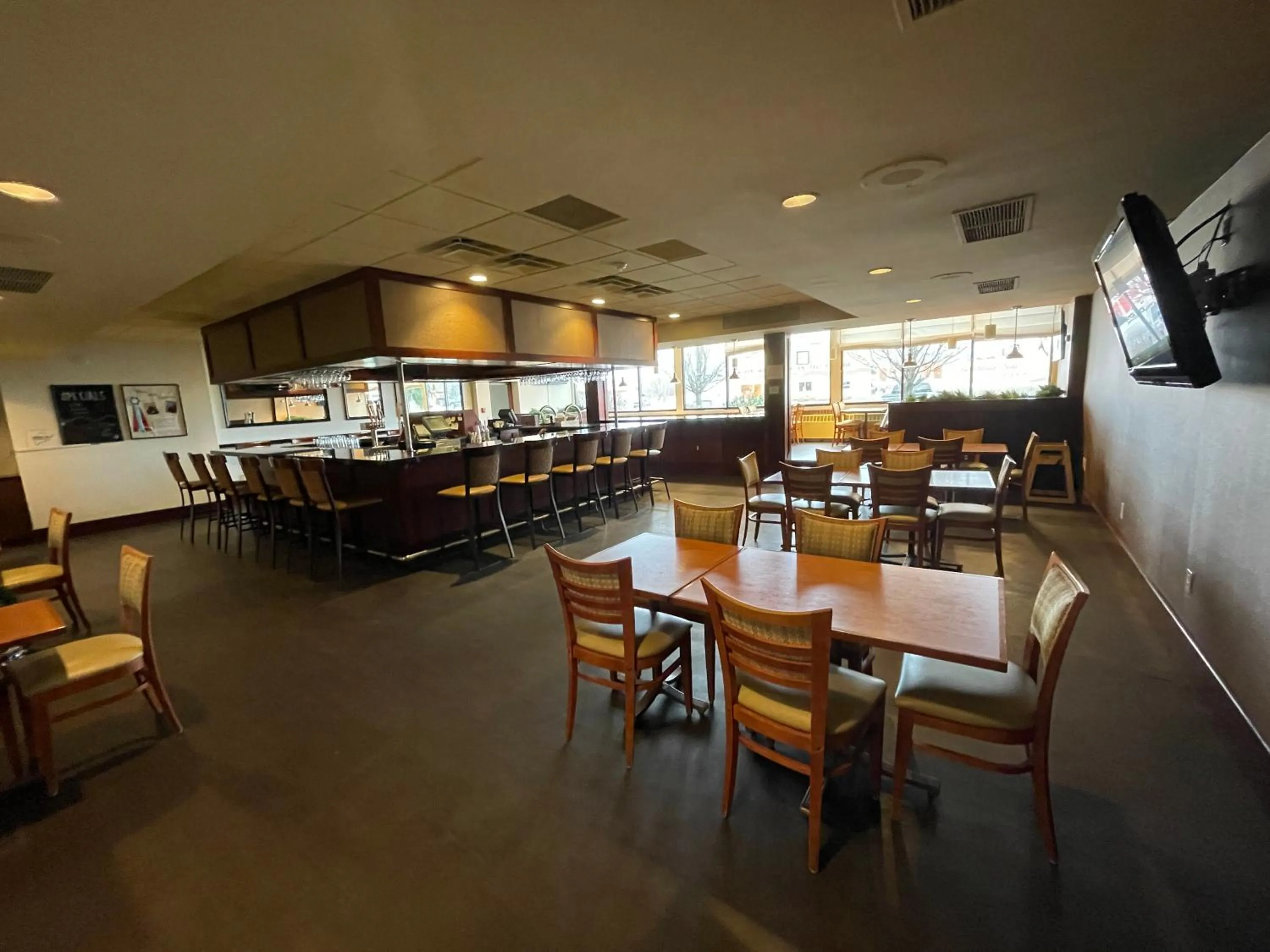 Food and drinks in Holiday Inn Bangor by IHG