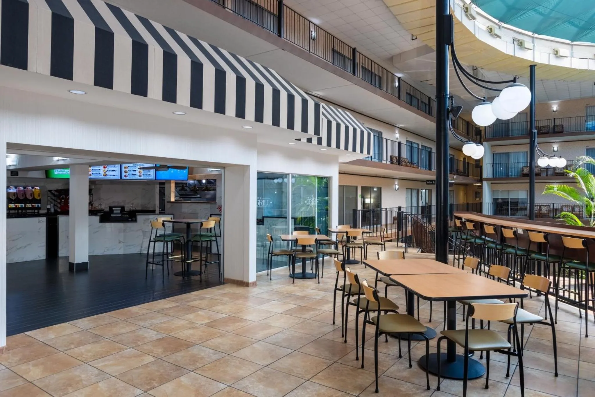 Restaurant/places to eat in Holiday Inn Des Moines-Airport Conf Center by IHG