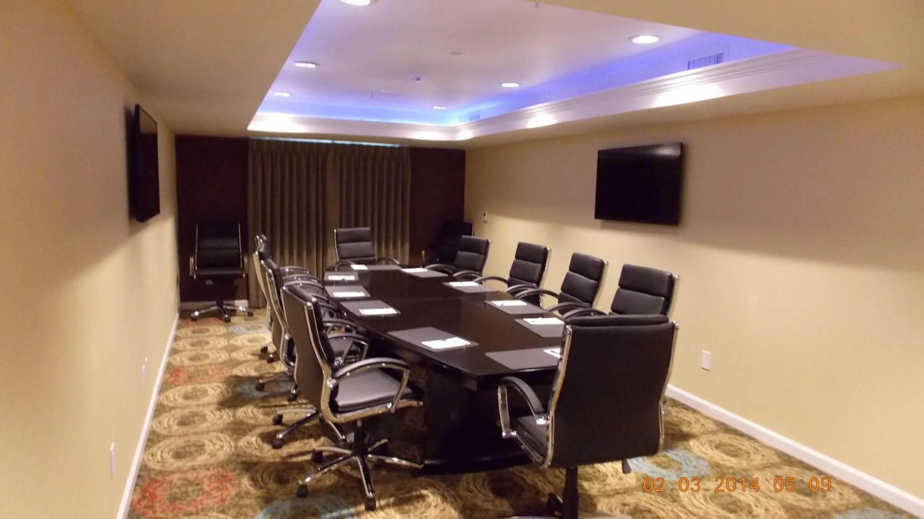 Meeting/conference room in Holiday Inn Express Bakersfield by IHG
