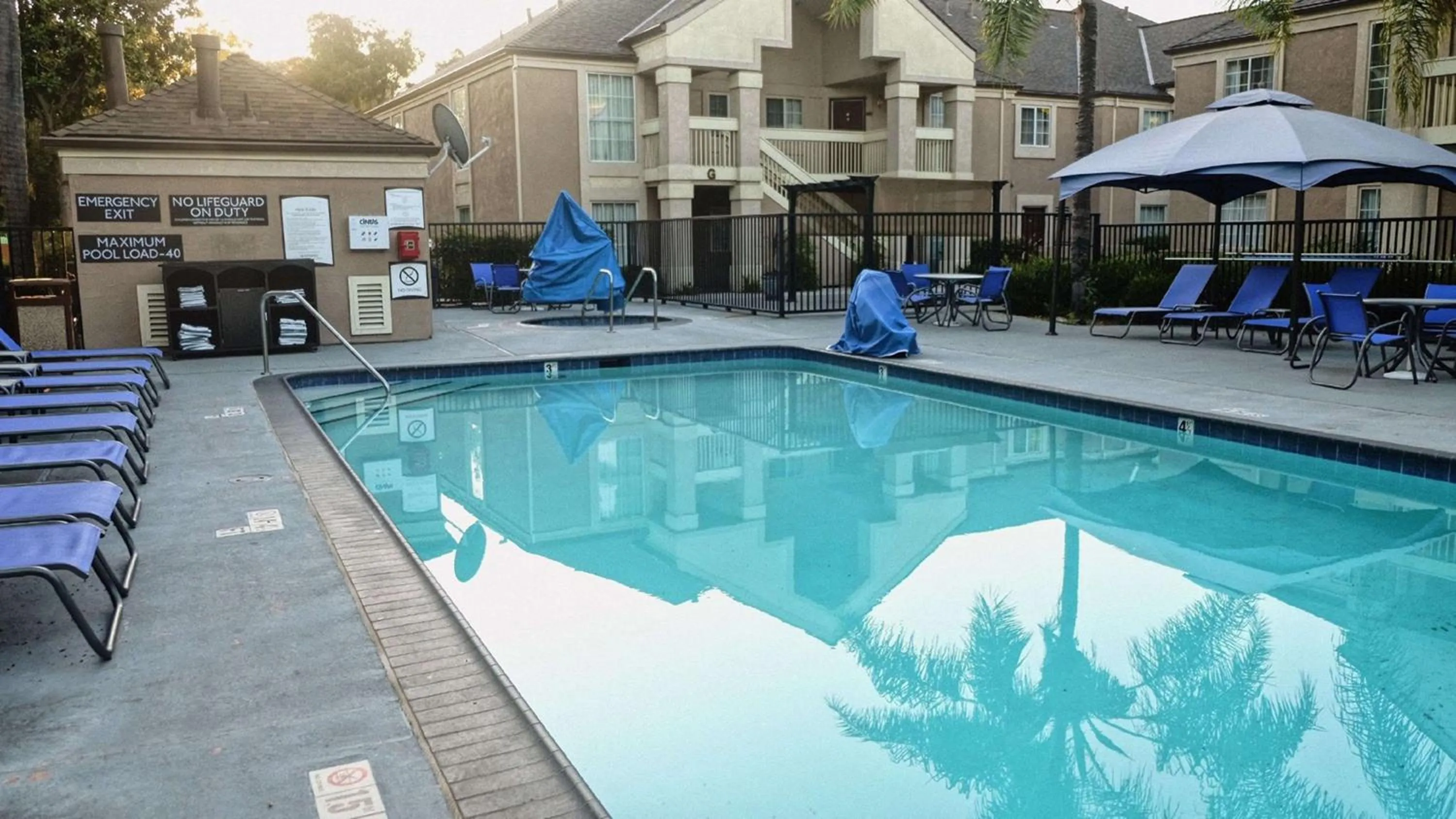 Pool view in Sonesta ES Suites Baton Rouge University at Southgate