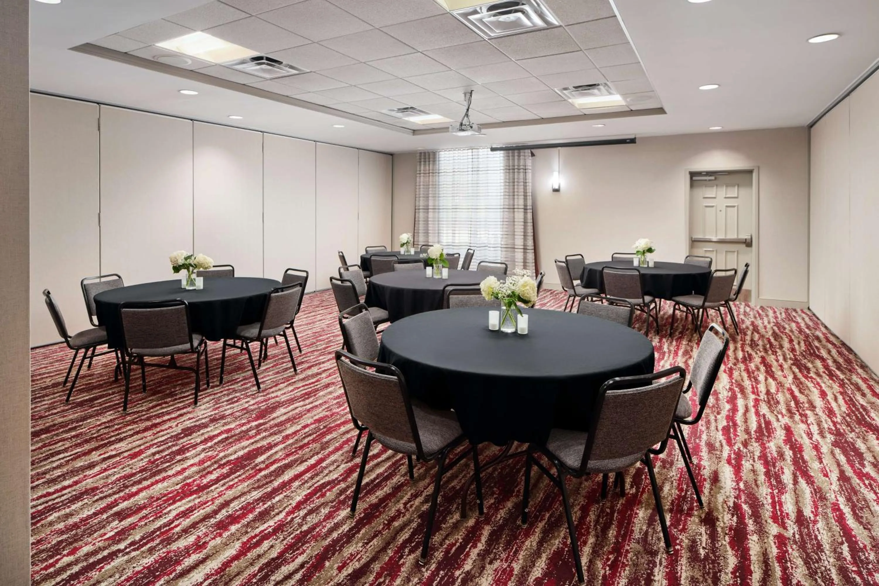 Meeting/conference room in Hilton Garden Inn Schaumburg