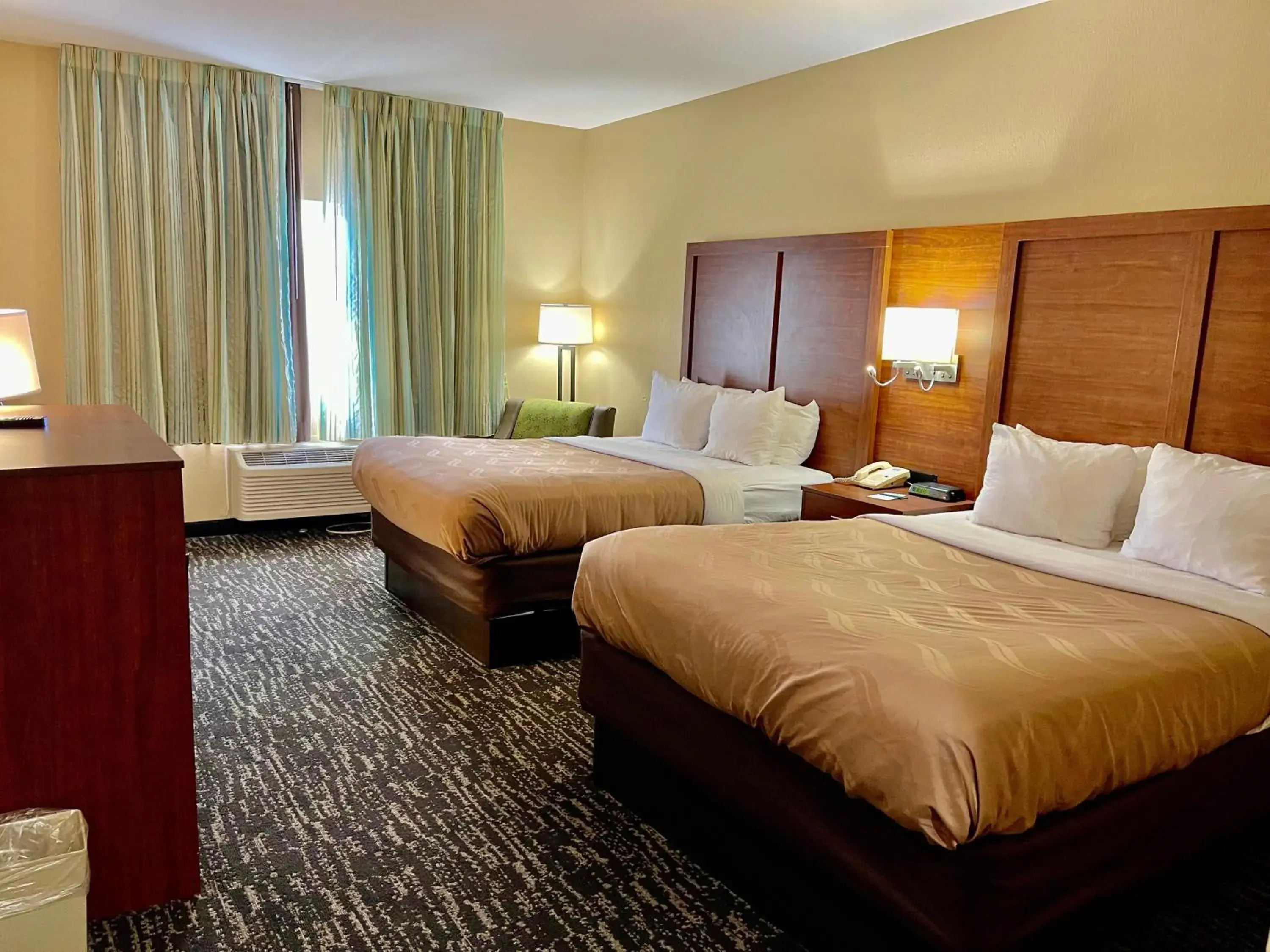 Queen Room with Two Queen Beds - Non-Smoking in Quality Inn & Suites Hendersonville - Flat Rock Queen Room with Two Queen Beds - Non-Smoking in Quality Inn & Suites Hendersonville - Flat Rock