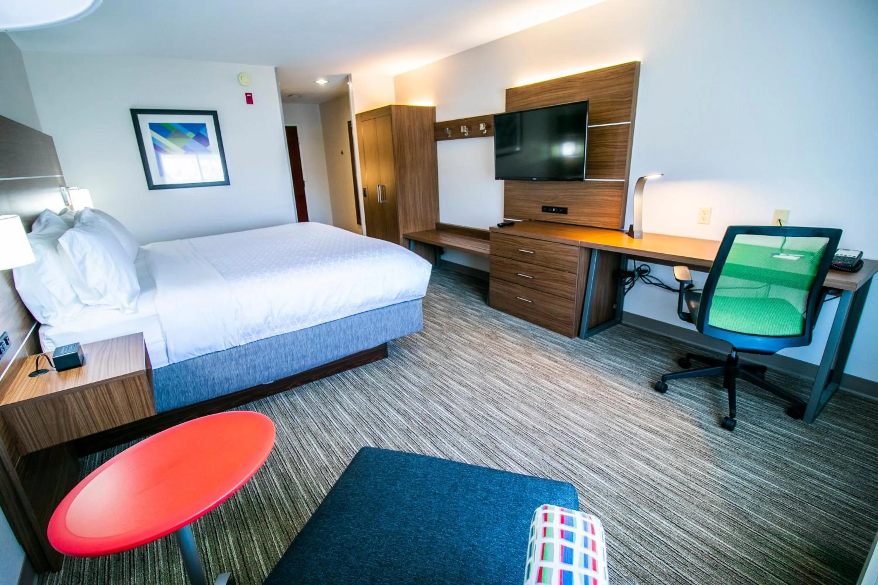 Photo of the whole room, Bed in Holiday Inn Express Hotel & Suites Baton Rouge -Port Allen by IHG