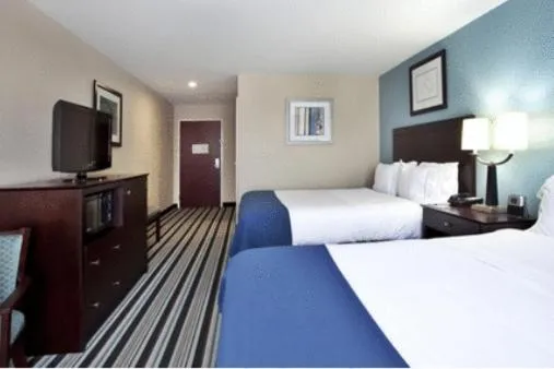 Photo of the whole room, Bed in Holiday Inn Express Hotel & Suites Baton Rouge -Port Allen by IHG